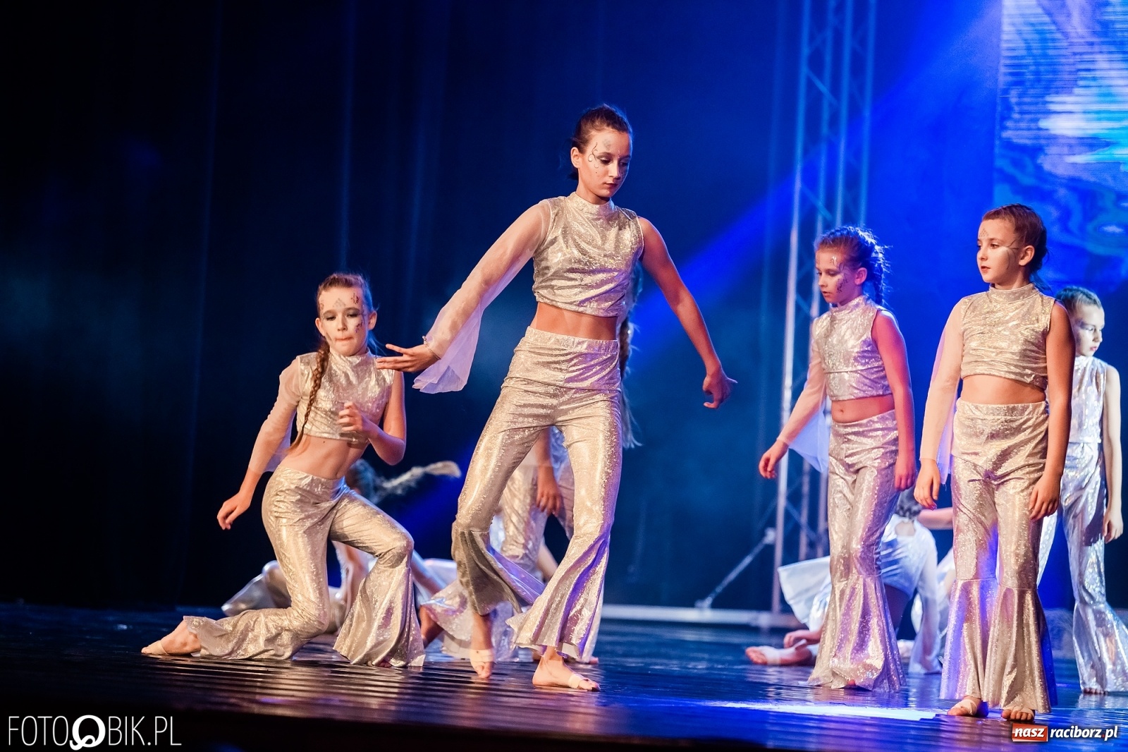 Zdjęcie w galerii na portalu naszraciborz.pl: Jubileuszowa gala zespołu tanecznego Skaza w Raciborskim Centrum Kultury wiadomości z regionu