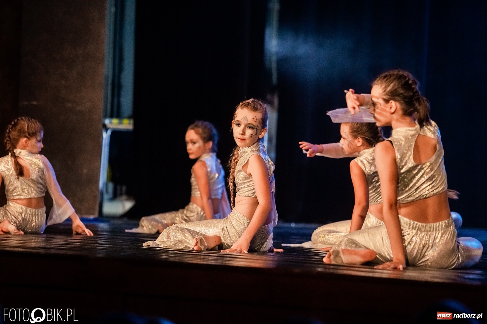 Zdjęcie w galerii na portalu naszraciborz.pl: Jubileuszowa gala zespołu tanecznego Skaza w Raciborskim Centrum Kultury wiadomości z regionu