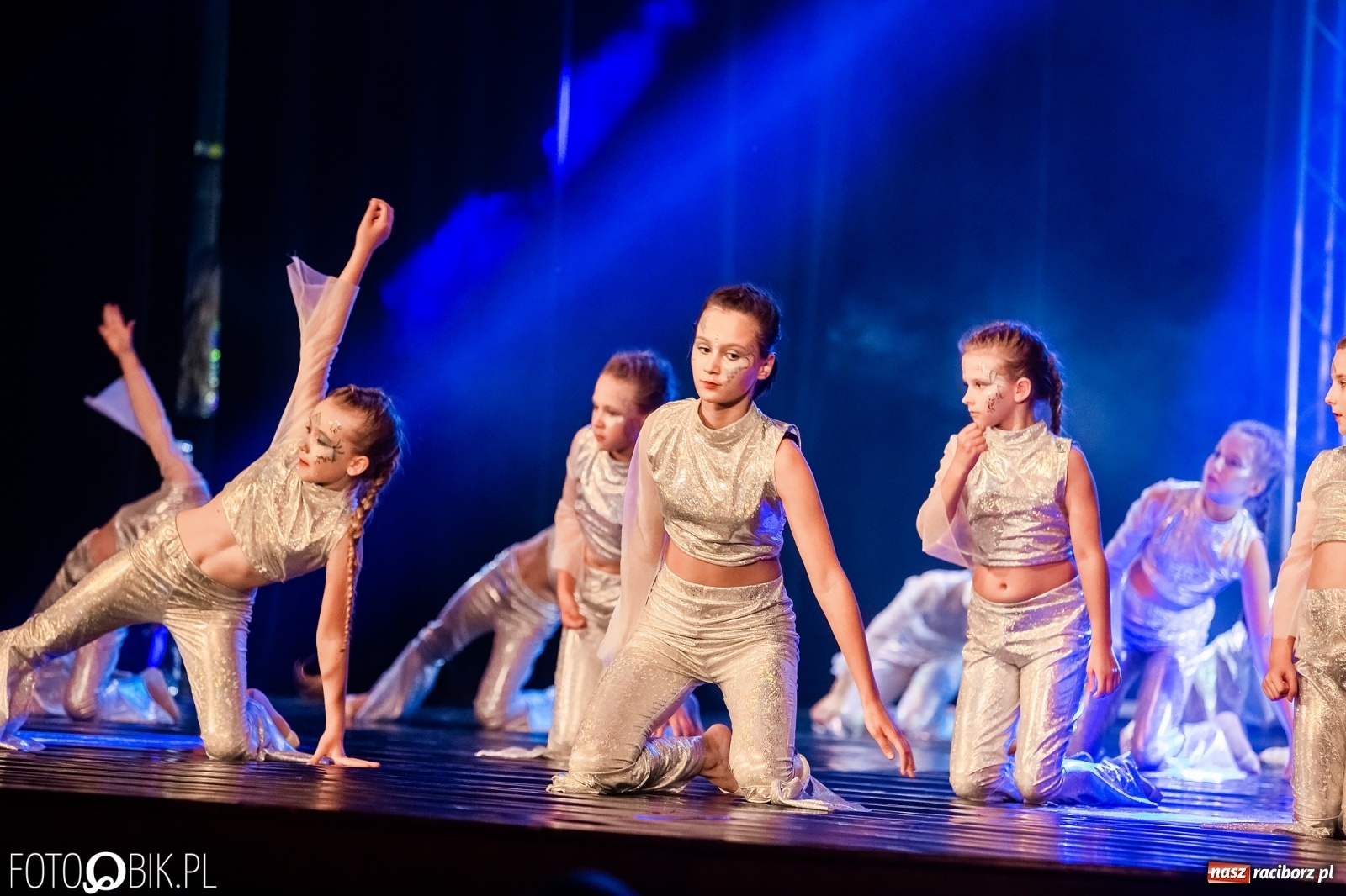 Zdjęcie w galerii na portalu naszraciborz.pl: Jubileuszowa gala zespołu tanecznego Skaza w Raciborskim Centrum Kultury wiadomości z regionu