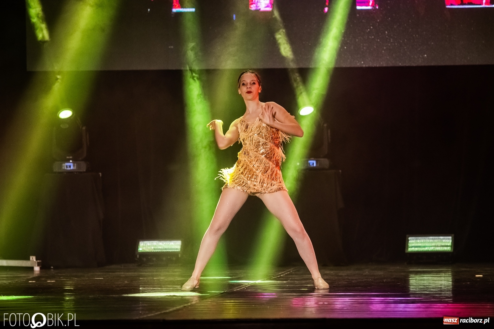 Zdjęcie w galerii na portalu naszraciborz.pl: Jubileuszowa gala zespołu tanecznego Skaza w Raciborskim Centrum Kultury wiadomości z regionu