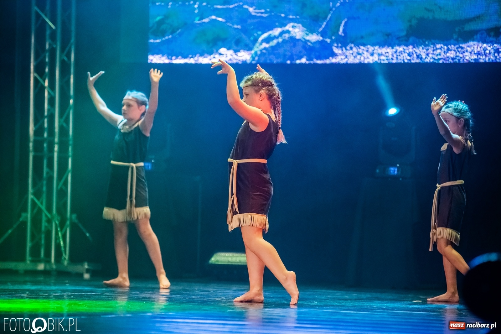 Zdjęcie w galerii na portalu naszraciborz.pl: Jubileuszowa gala zespołu tanecznego Skaza w Raciborskim Centrum Kultury wiadomości z regionu