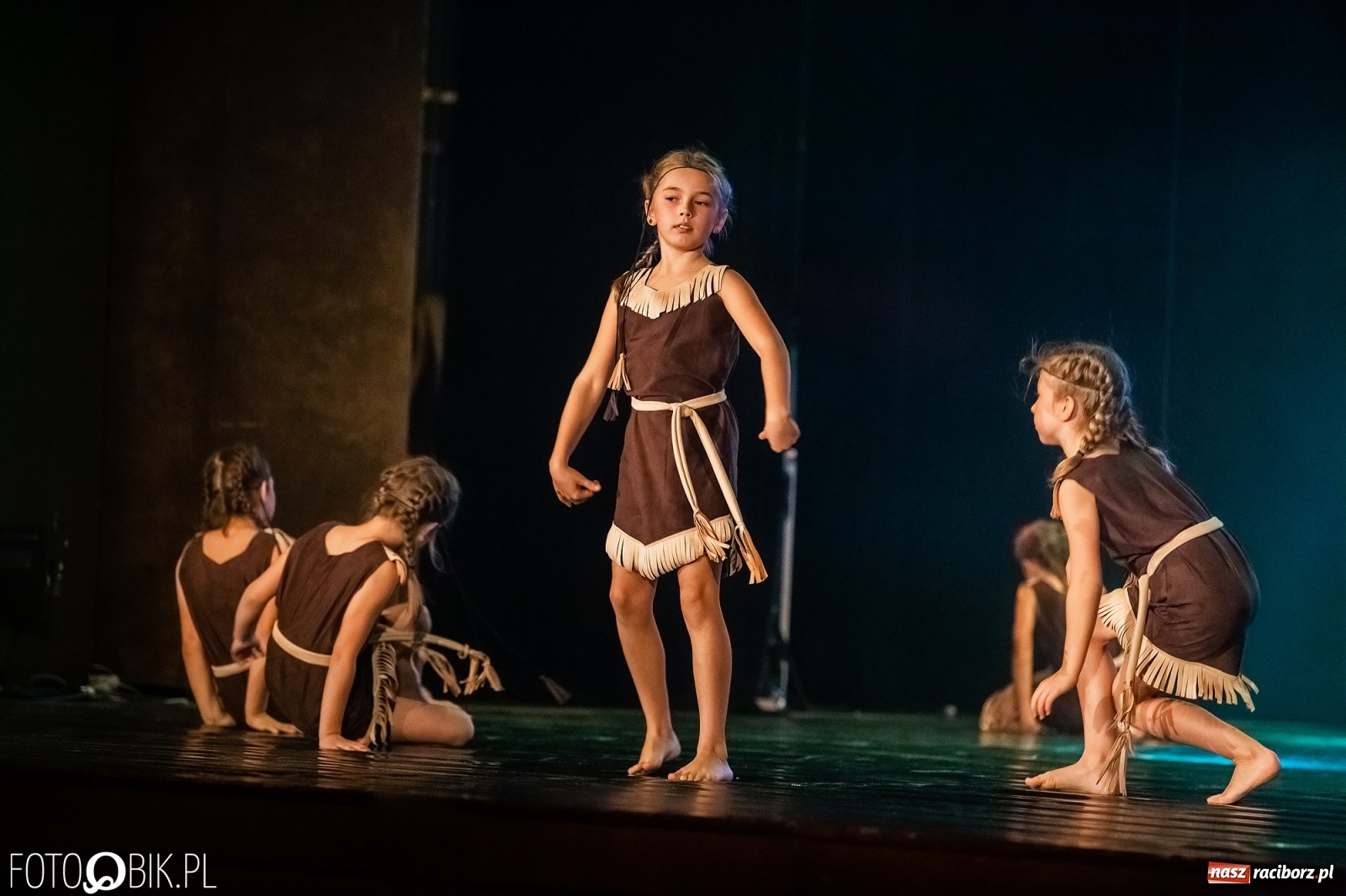 Zdjęcie w galerii na portalu naszraciborz.pl: Jubileuszowa gala zespołu tanecznego Skaza w Raciborskim Centrum Kultury wiadomości z regionu