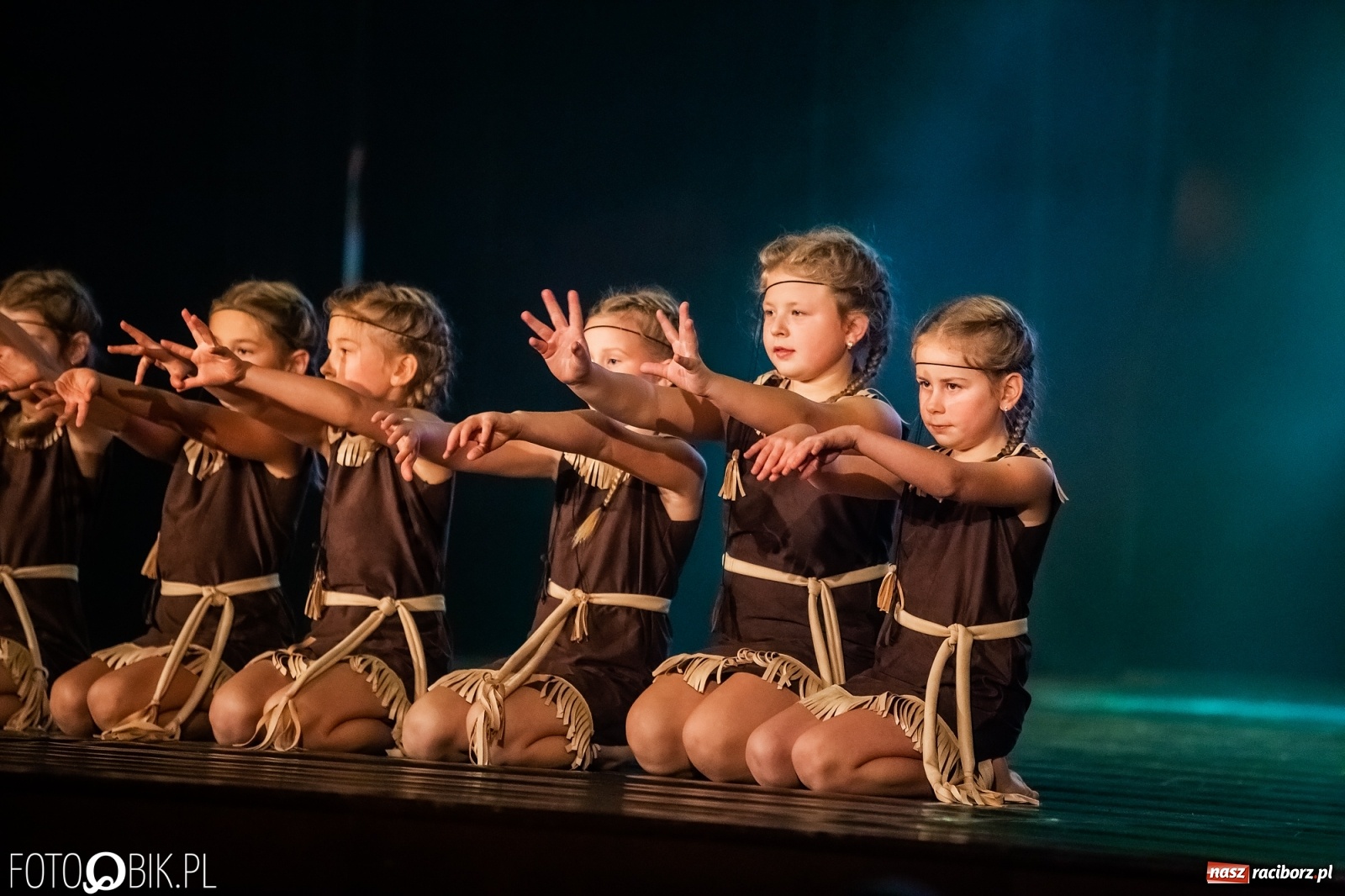 Zdjęcie w galerii na portalu naszraciborz.pl: Jubileuszowa gala zespołu tanecznego Skaza w Raciborskim Centrum Kultury wiadomości z regionu