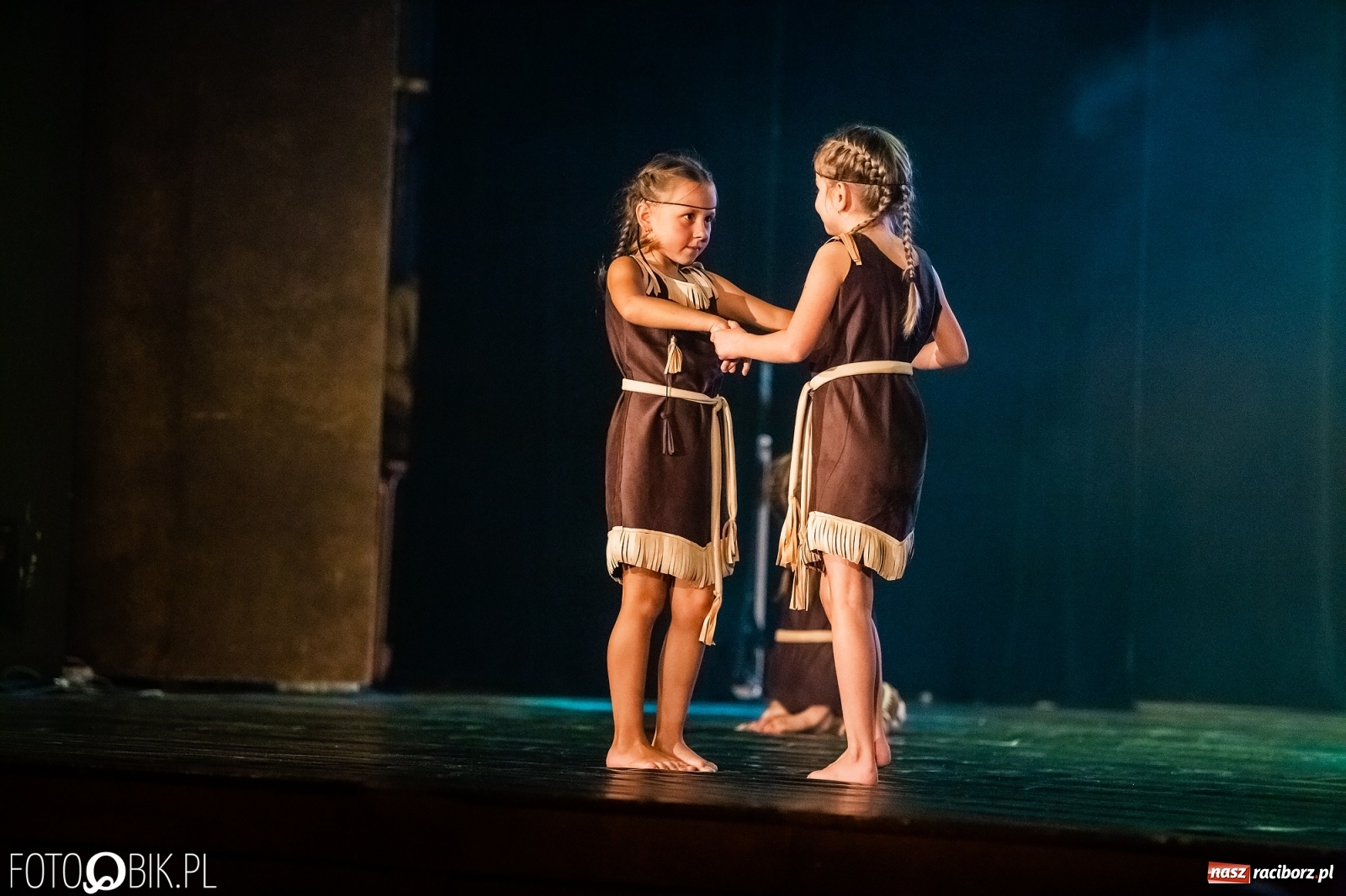 Zdjęcie w galerii na portalu naszraciborz.pl: Jubileuszowa gala zespołu tanecznego Skaza w Raciborskim Centrum Kultury wiadomości z regionu