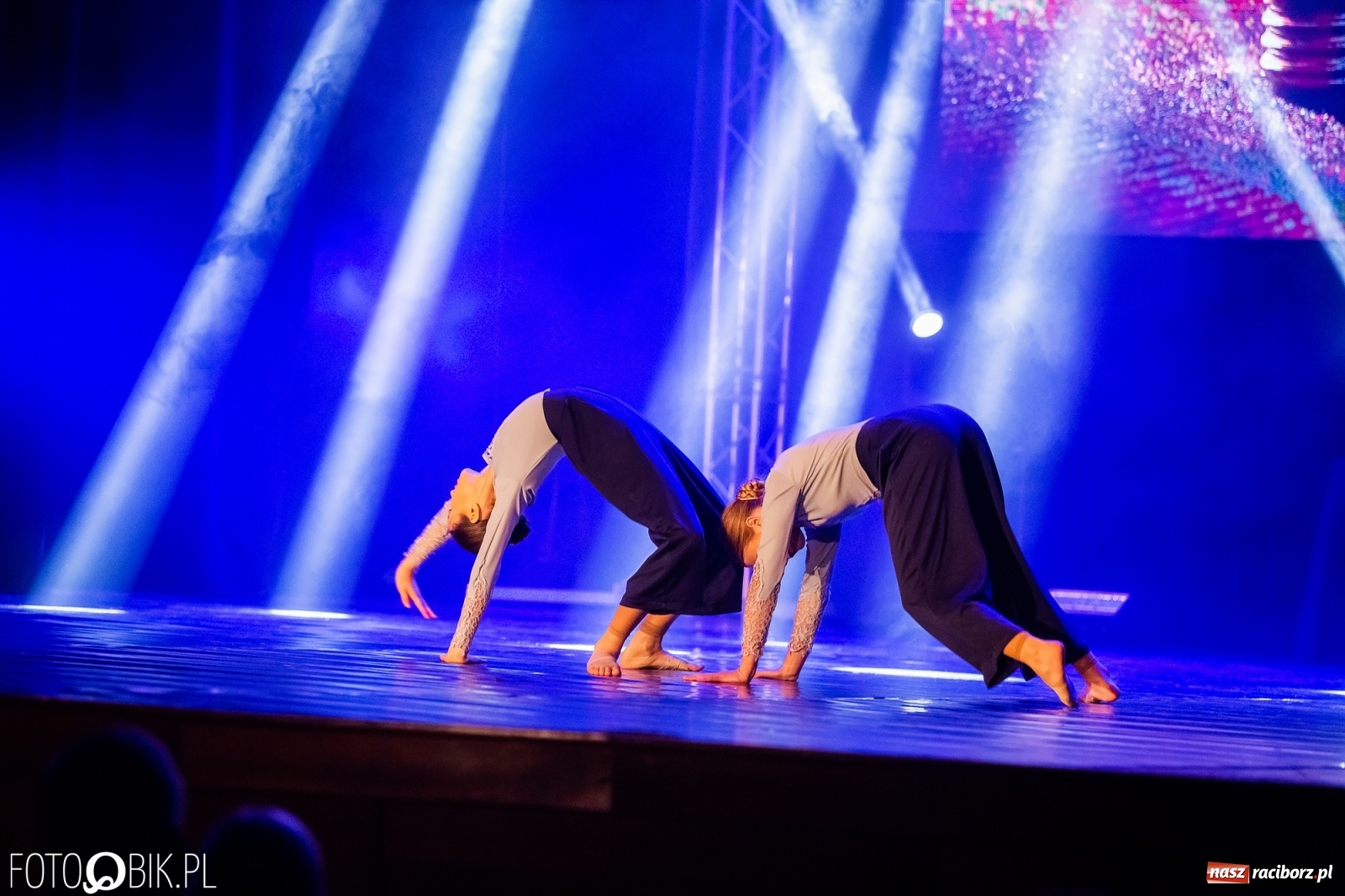Zdjęcie w galerii na portalu naszraciborz.pl: Jubileuszowa gala zespołu tanecznego Skaza w Raciborskim Centrum Kultury wiadomości z regionu