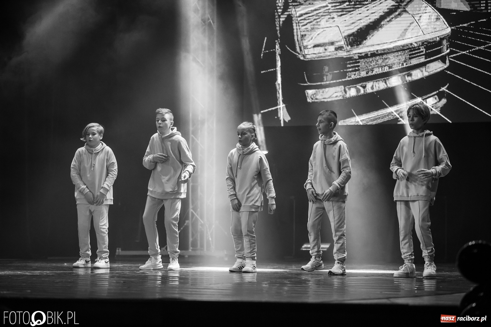 Zdjęcie w galerii na portalu naszraciborz.pl: Jubileuszowa gala zespołu tanecznego Skaza w Raciborskim Centrum Kultury wiadomości z regionu