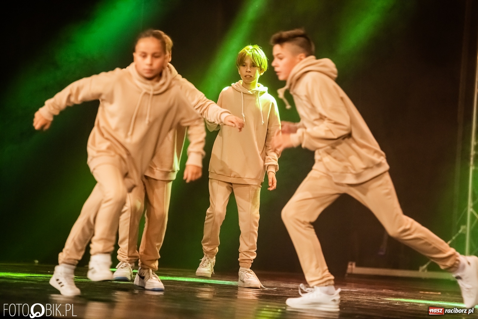 Zdjęcie w galerii na portalu naszraciborz.pl: Jubileuszowa gala zespołu tanecznego Skaza w Raciborskim Centrum Kultury wiadomości z regionu