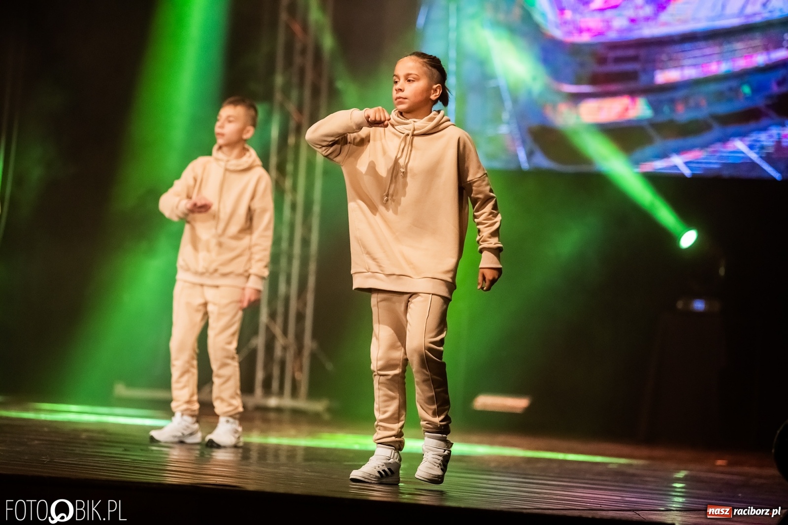 Zdjęcie w galerii na portalu naszraciborz.pl: Jubileuszowa gala zespołu tanecznego Skaza w Raciborskim Centrum Kultury wiadomości z regionu