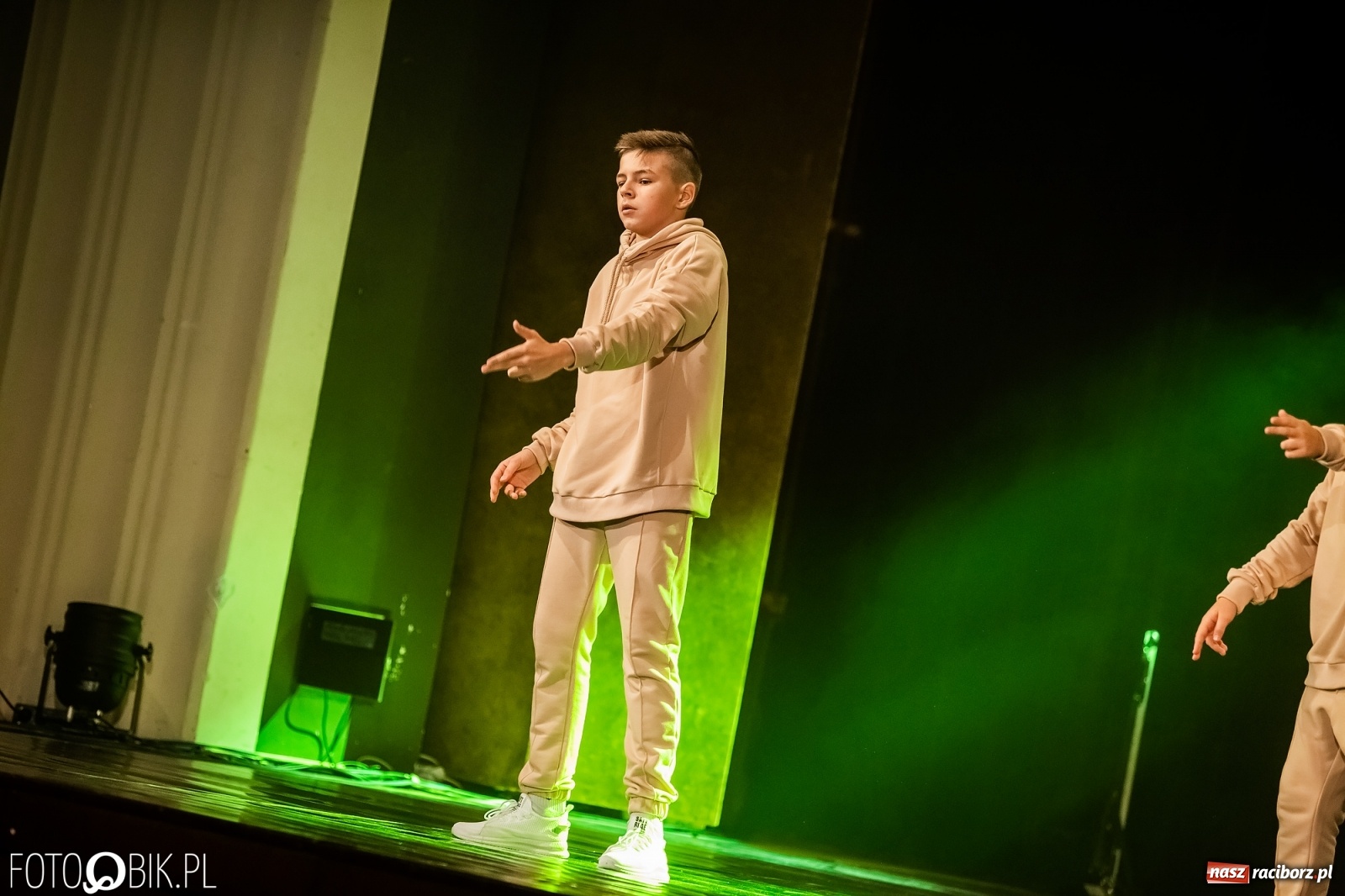 Zdjęcie w galerii na portalu naszraciborz.pl: Jubileuszowa gala zespołu tanecznego Skaza w Raciborskim Centrum Kultury wiadomości z regionu