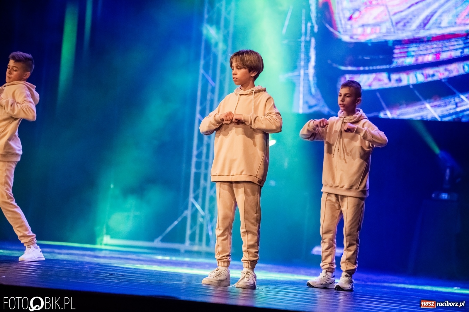 Zdjęcie w galerii na portalu naszraciborz.pl: Jubileuszowa gala zespołu tanecznego Skaza w Raciborskim Centrum Kultury wiadomości z regionu