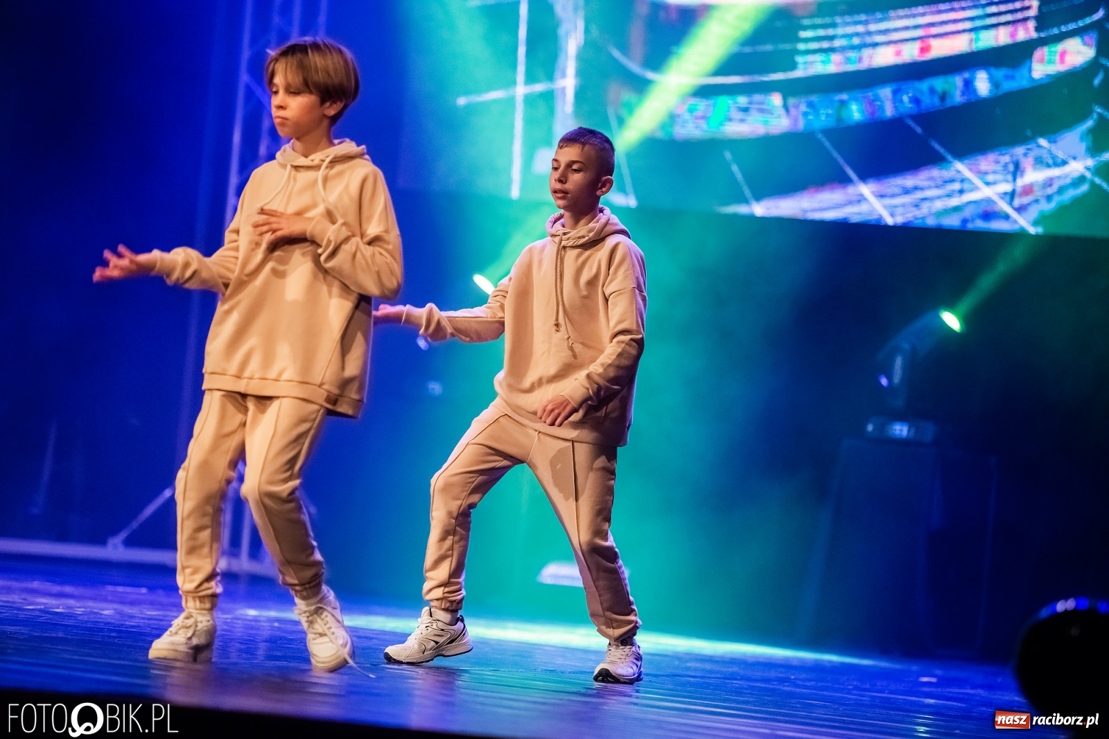 Zdjęcie w galerii na portalu naszraciborz.pl: Jubileuszowa gala zespołu tanecznego Skaza w Raciborskim Centrum Kultury wiadomości z regionu