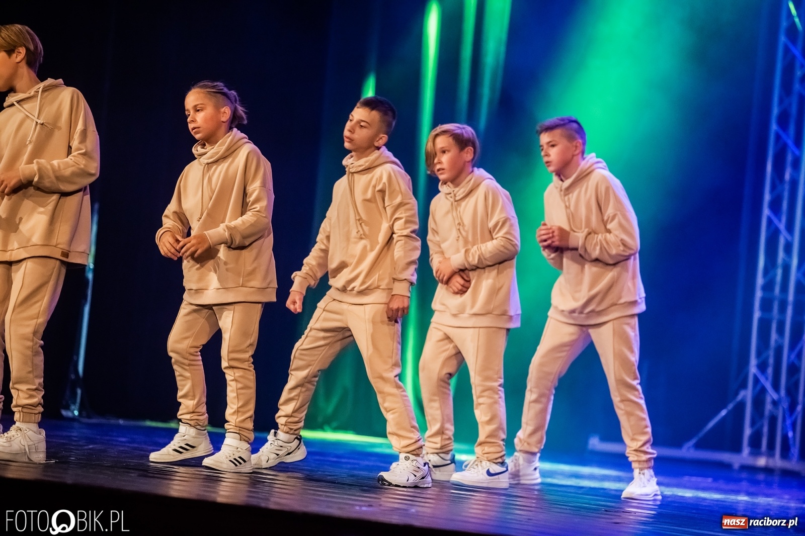 Zdjęcie w galerii na portalu naszraciborz.pl: Jubileuszowa gala zespołu tanecznego Skaza w Raciborskim Centrum Kultury wiadomości z regionu