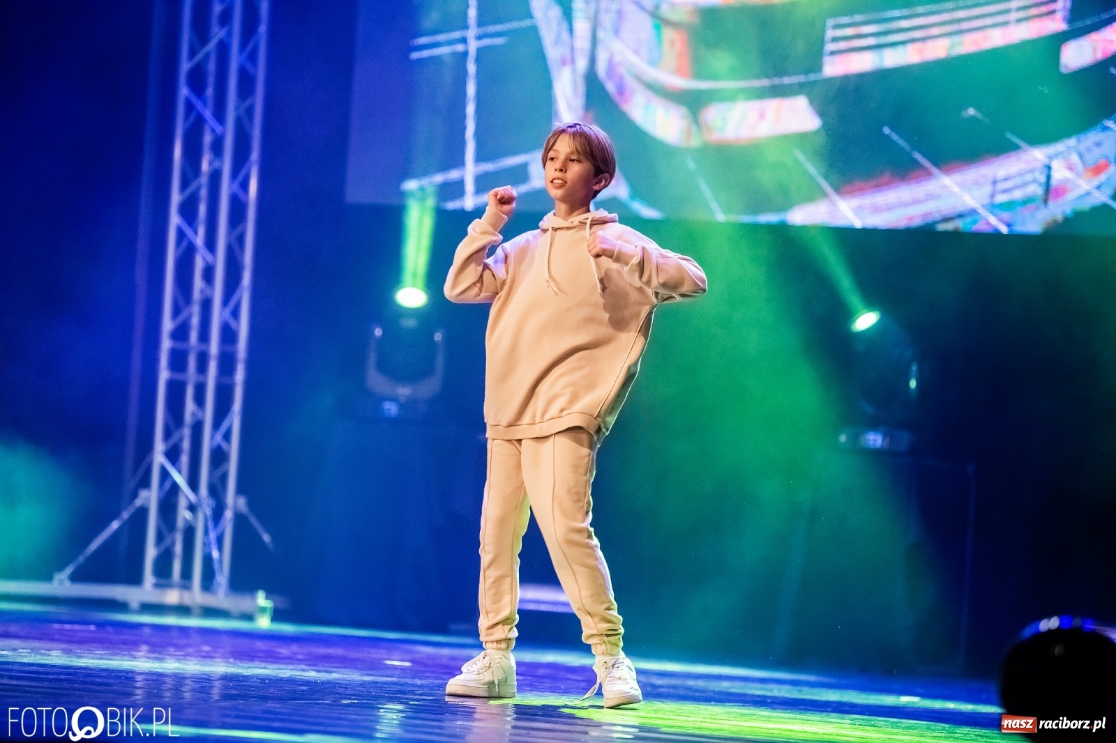 Zdjęcie w galerii na portalu naszraciborz.pl: Jubileuszowa gala zespołu tanecznego Skaza w Raciborskim Centrum Kultury wiadomości z regionu