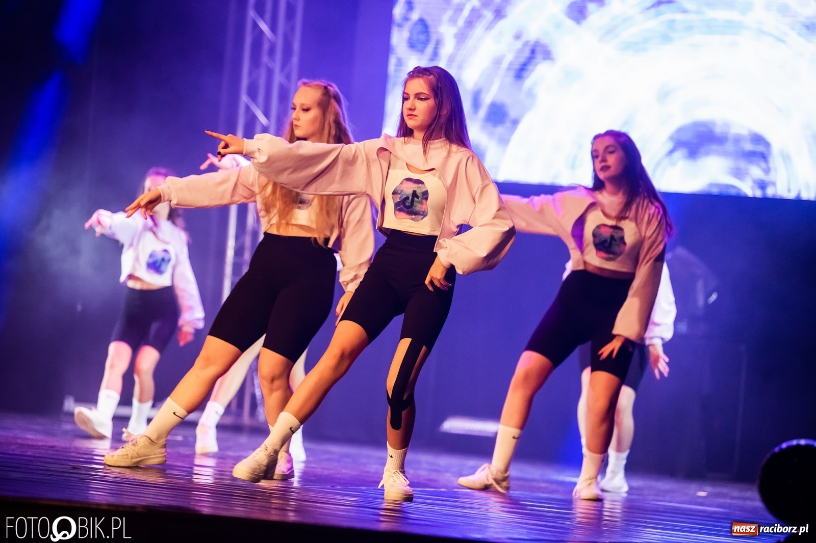 Zdjęcie w galerii na portalu naszraciborz.pl: Jubileuszowa gala zespołu tanecznego Skaza w Raciborskim Centrum Kultury wiadomości z regionu