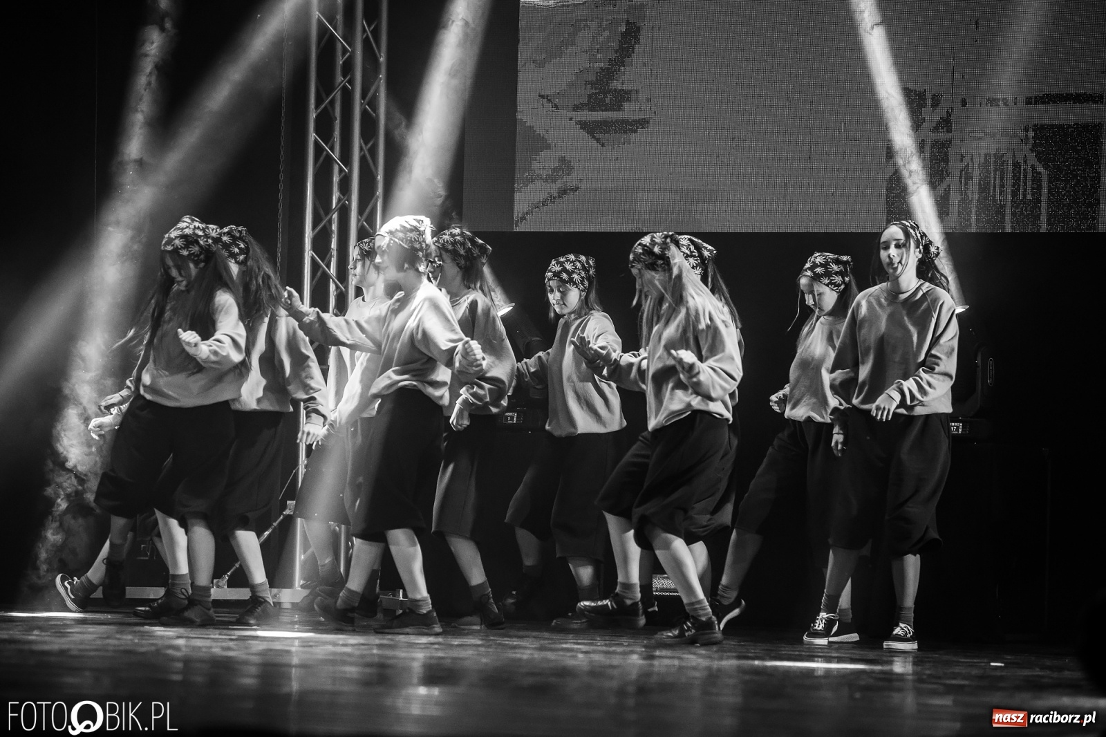 Zdjęcie w galerii na portalu naszraciborz.pl: Jubileuszowa gala zespołu tanecznego Skaza w Raciborskim Centrum Kultury wiadomości z regionu