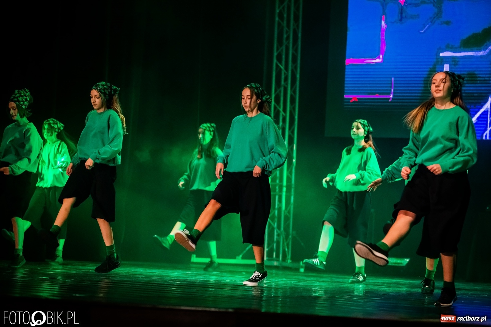 Zdjęcie w galerii na portalu naszraciborz.pl: Jubileuszowa gala zespołu tanecznego Skaza w Raciborskim Centrum Kultury wiadomości z regionu