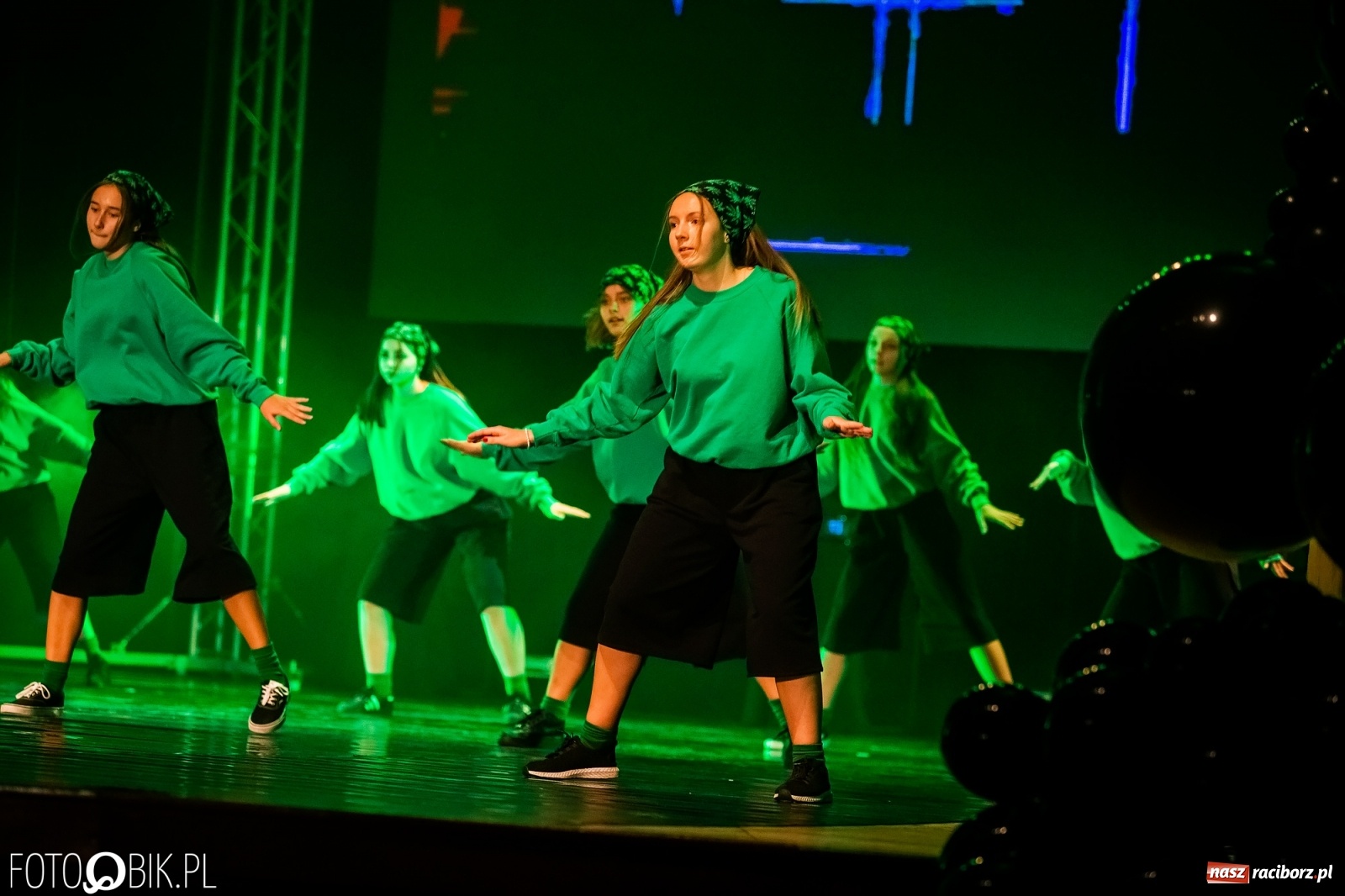 Zdjęcie w galerii na portalu naszraciborz.pl: Jubileuszowa gala zespołu tanecznego Skaza w Raciborskim Centrum Kultury wiadomości z regionu