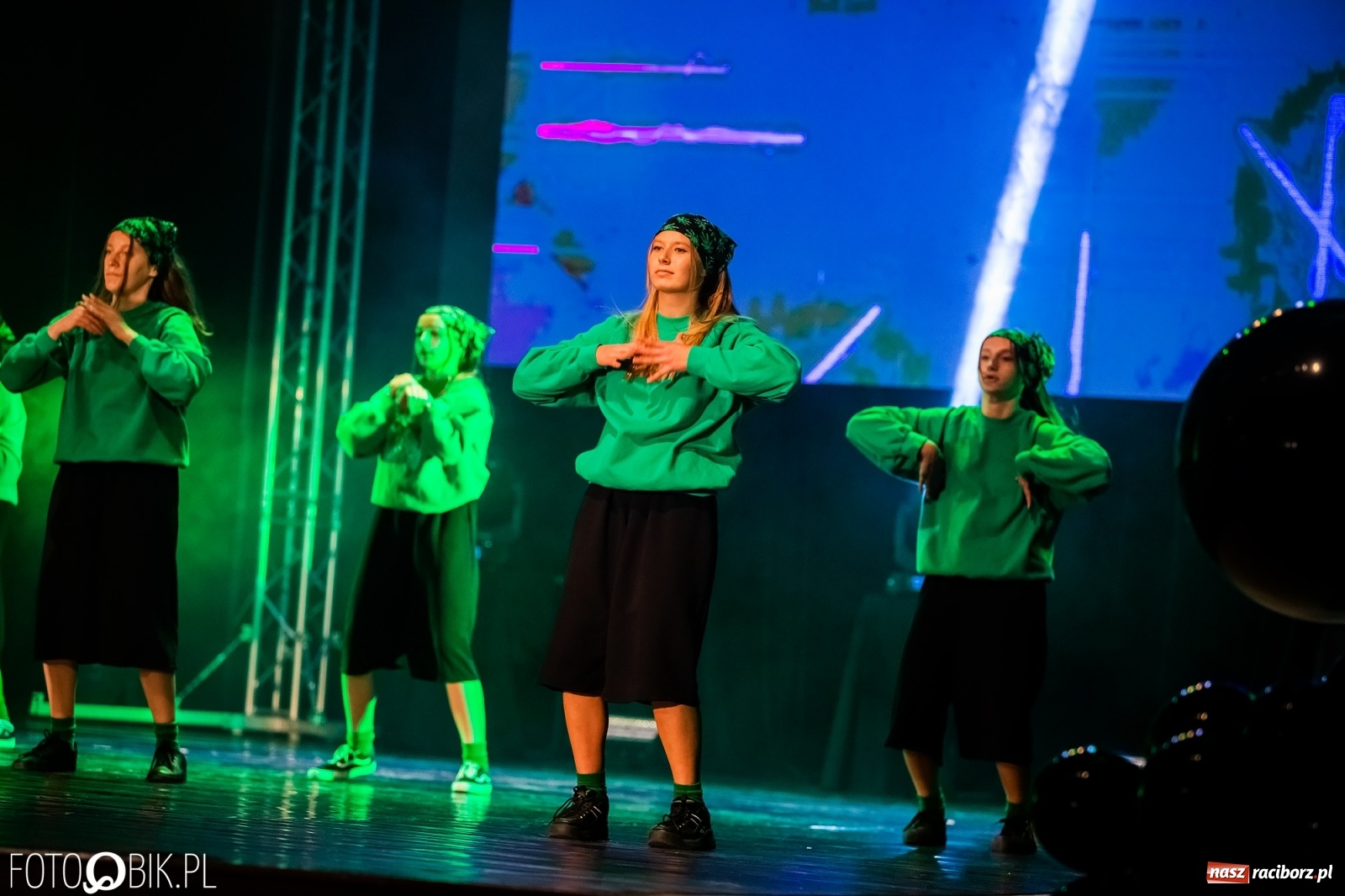 Zdjęcie w galerii na portalu naszraciborz.pl: Jubileuszowa gala zespołu tanecznego Skaza w Raciborskim Centrum Kultury wiadomości z regionu