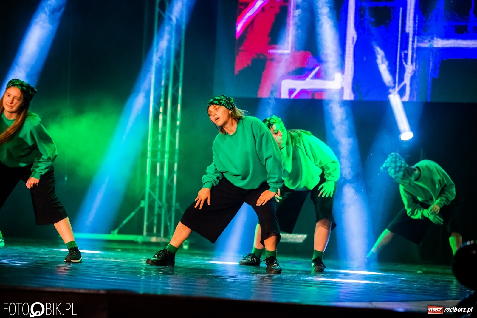 Zdjęcie w galerii na portalu naszraciborz.pl: Jubileuszowa gala zespołu tanecznego Skaza w Raciborskim Centrum Kultury wiadomości z regionu