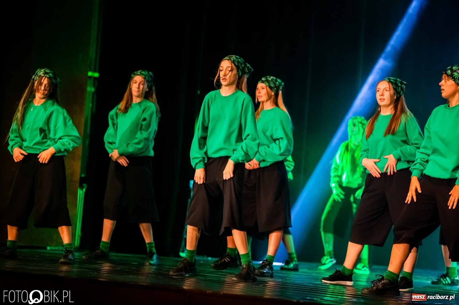 Zdjęcie w galerii na portalu naszraciborz.pl: Jubileuszowa gala zespołu tanecznego Skaza w Raciborskim Centrum Kultury wiadomości z regionu