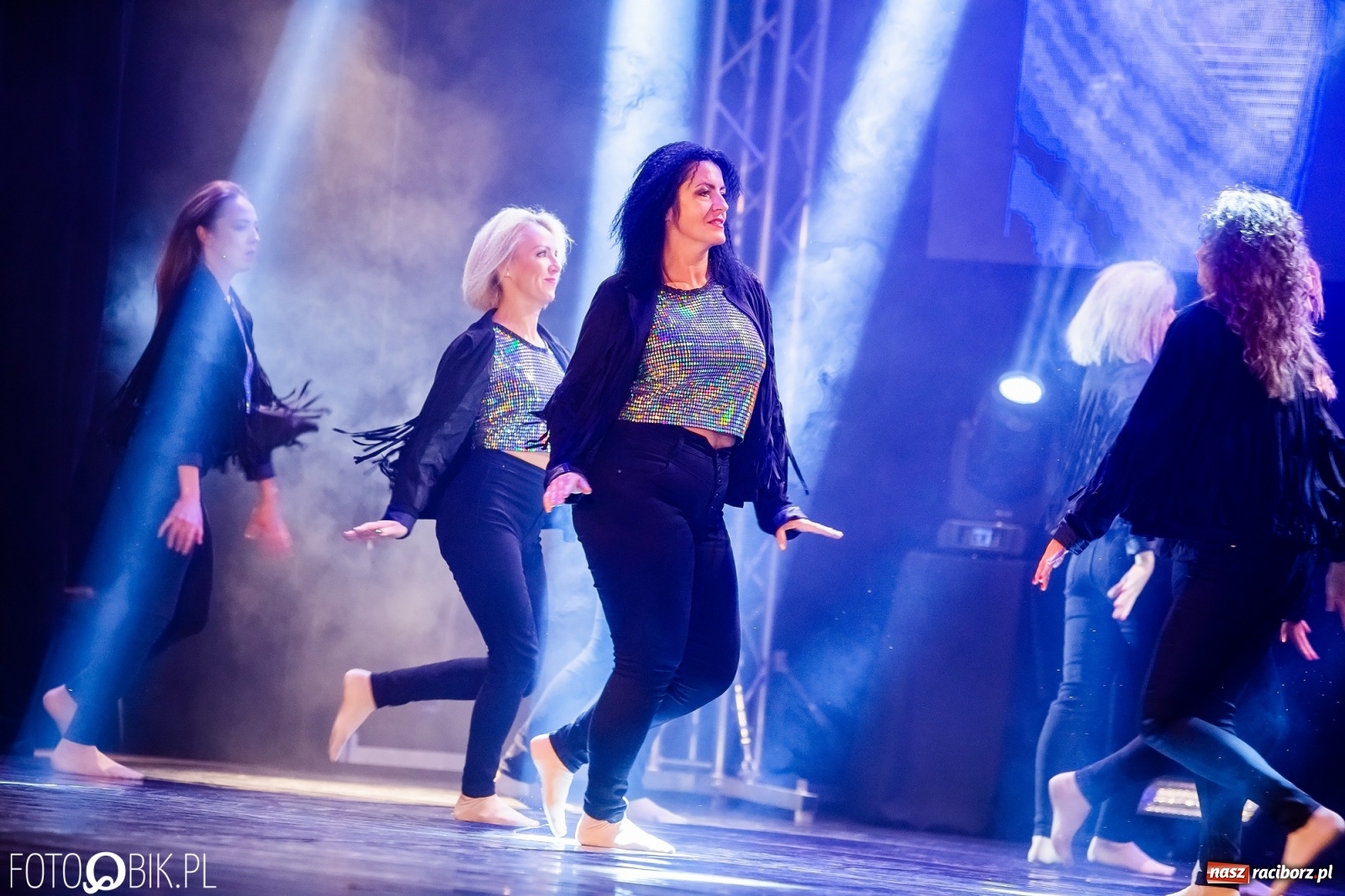 Zdjęcie w galerii na portalu naszraciborz.pl: Jubileuszowa gala zespołu tanecznego Skaza w Raciborskim Centrum Kultury wiadomości z regionu