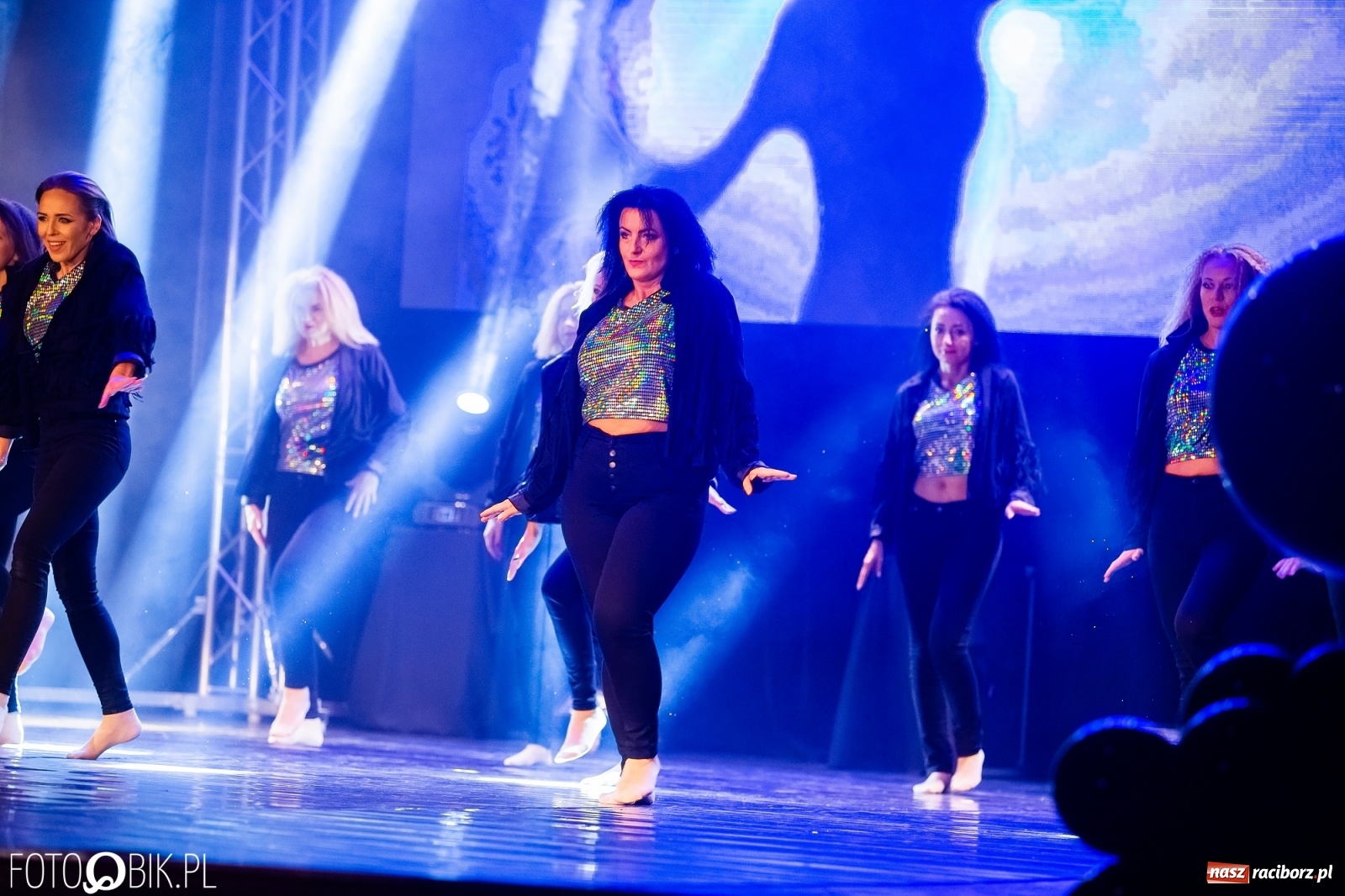 Zdjęcie w galerii na portalu naszraciborz.pl: Jubileuszowa gala zespołu tanecznego Skaza w Raciborskim Centrum Kultury wiadomości z regionu