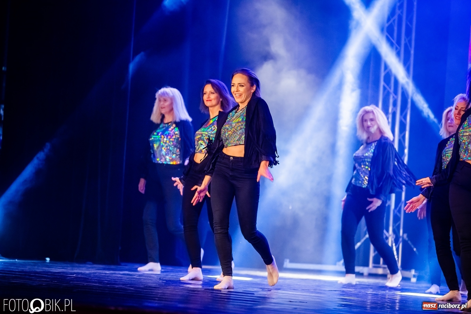 Zdjęcie w galerii na portalu naszraciborz.pl: Jubileuszowa gala zespołu tanecznego Skaza w Raciborskim Centrum Kultury wiadomości z regionu