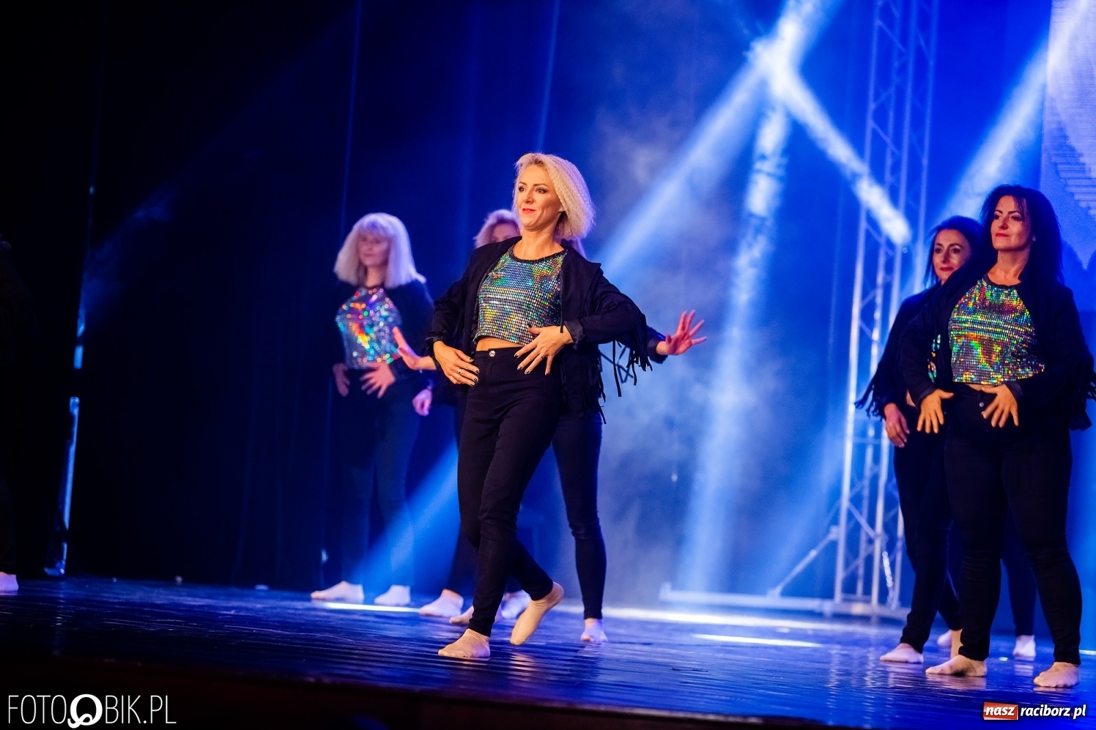 Zdjęcie w galerii na portalu naszraciborz.pl: Jubileuszowa gala zespołu tanecznego Skaza w Raciborskim Centrum Kultury wiadomości z regionu