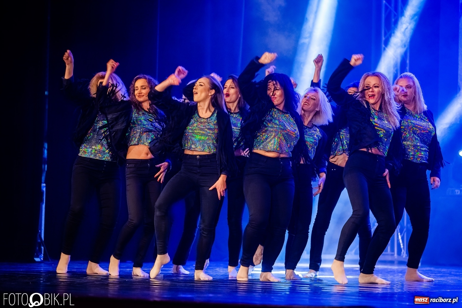 Zdjęcie w galerii na portalu naszraciborz.pl: Jubileuszowa gala zespołu tanecznego Skaza w Raciborskim Centrum Kultury wiadomości z regionu