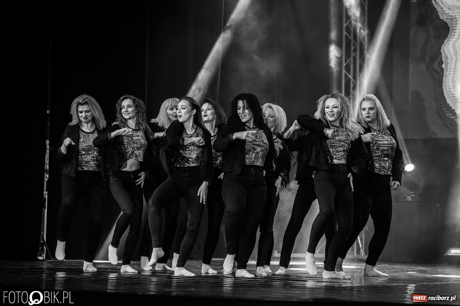 Zdjęcie w galerii na portalu naszraciborz.pl: Jubileuszowa gala zespołu tanecznego Skaza w Raciborskim Centrum Kultury wiadomości z regionu