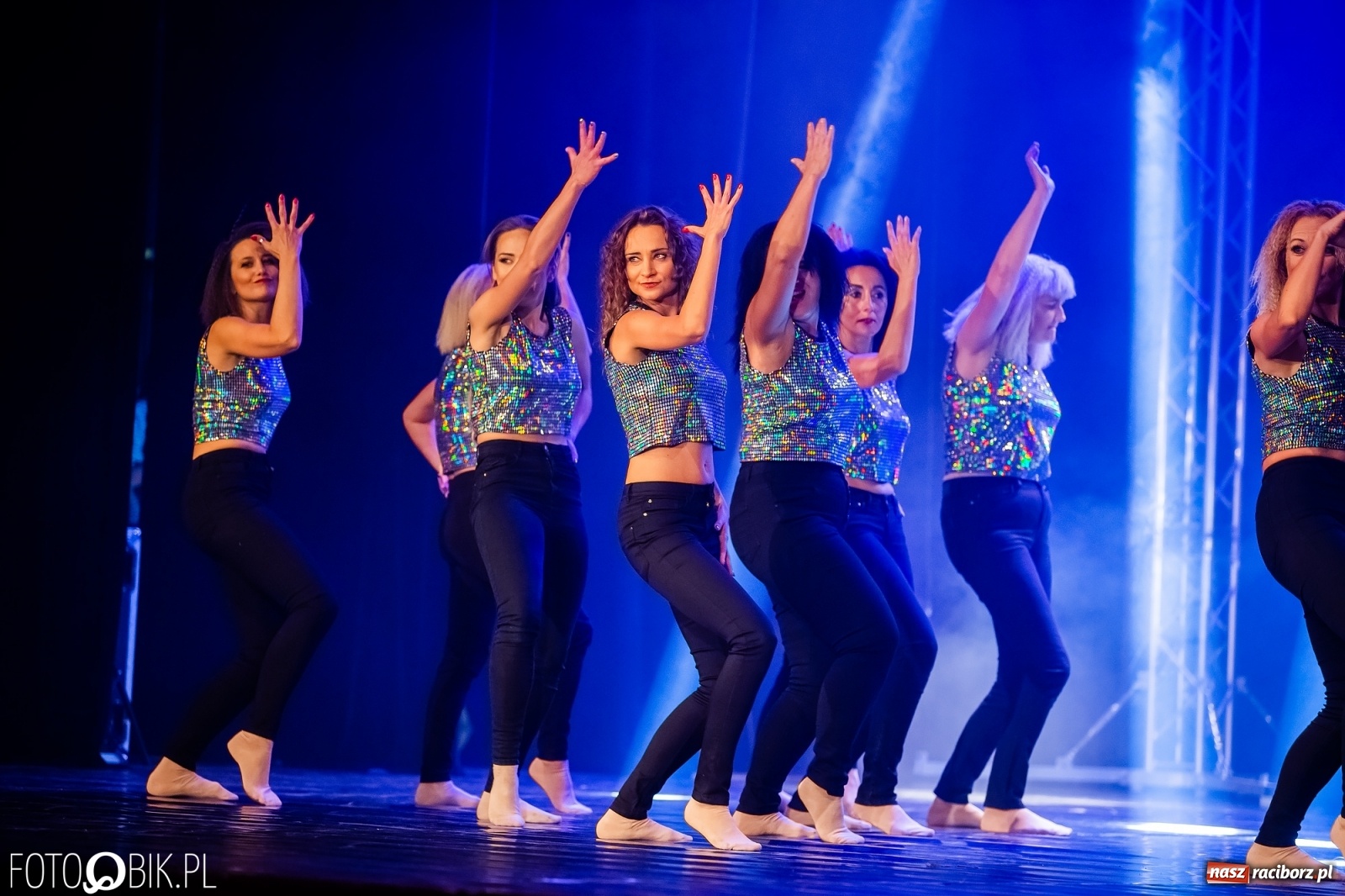 Zdjęcie w galerii na portalu naszraciborz.pl: Jubileuszowa gala zespołu tanecznego Skaza w Raciborskim Centrum Kultury wiadomości z regionu