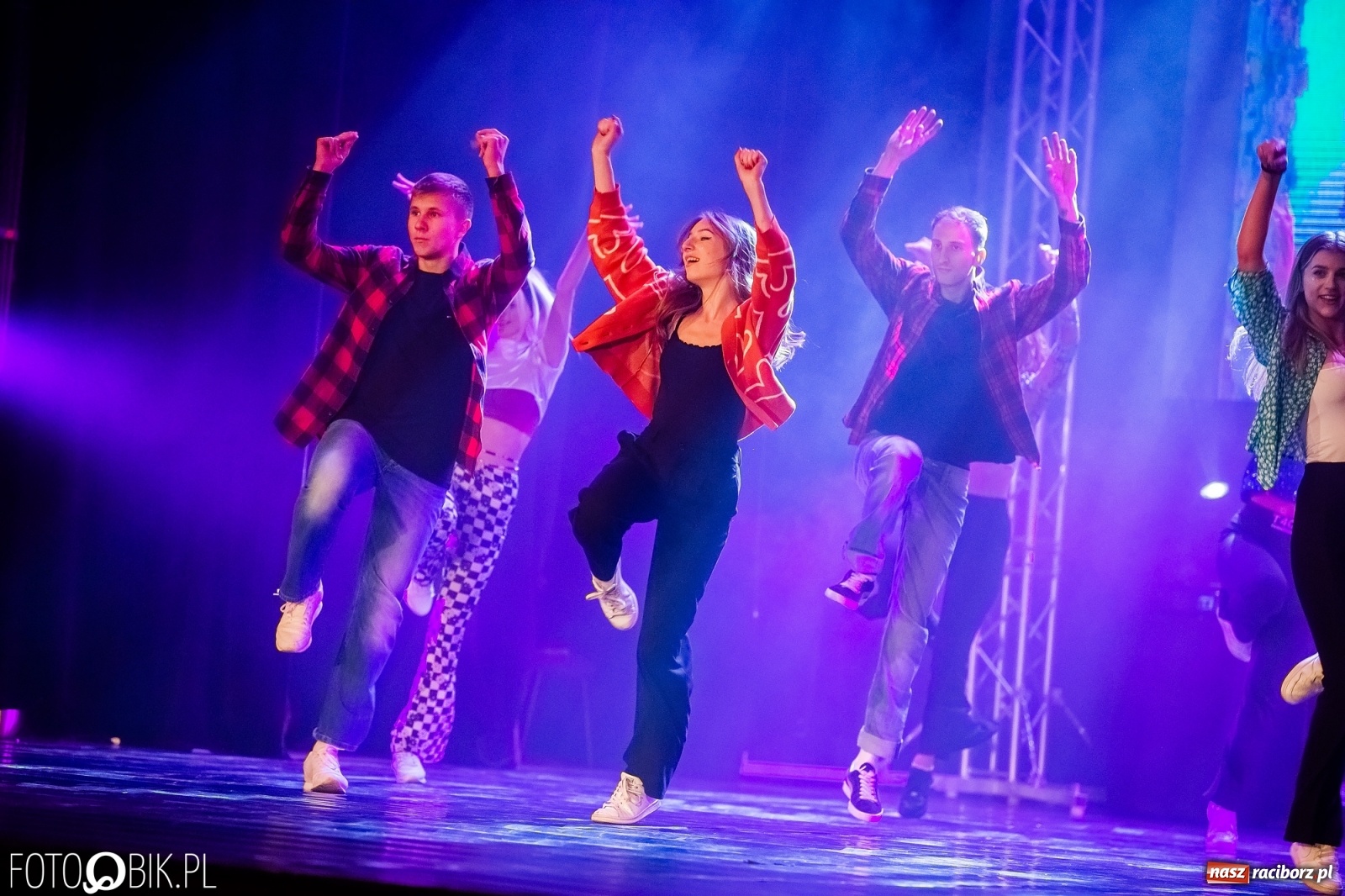 Zdjęcie w galerii na portalu naszraciborz.pl: Jubileuszowa gala zespołu tanecznego Skaza w Raciborskim Centrum Kultury wiadomości z regionu