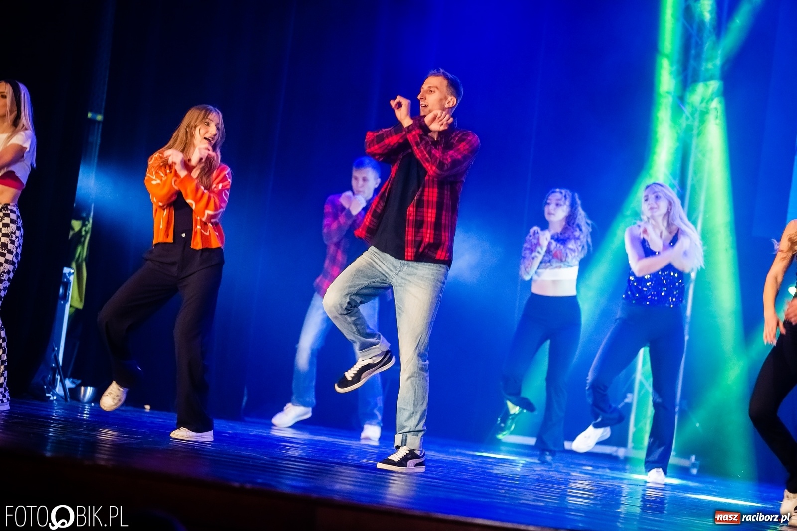 Zdjęcie w galerii na portalu naszraciborz.pl: Jubileuszowa gala zespołu tanecznego Skaza w Raciborskim Centrum Kultury wiadomości z regionu