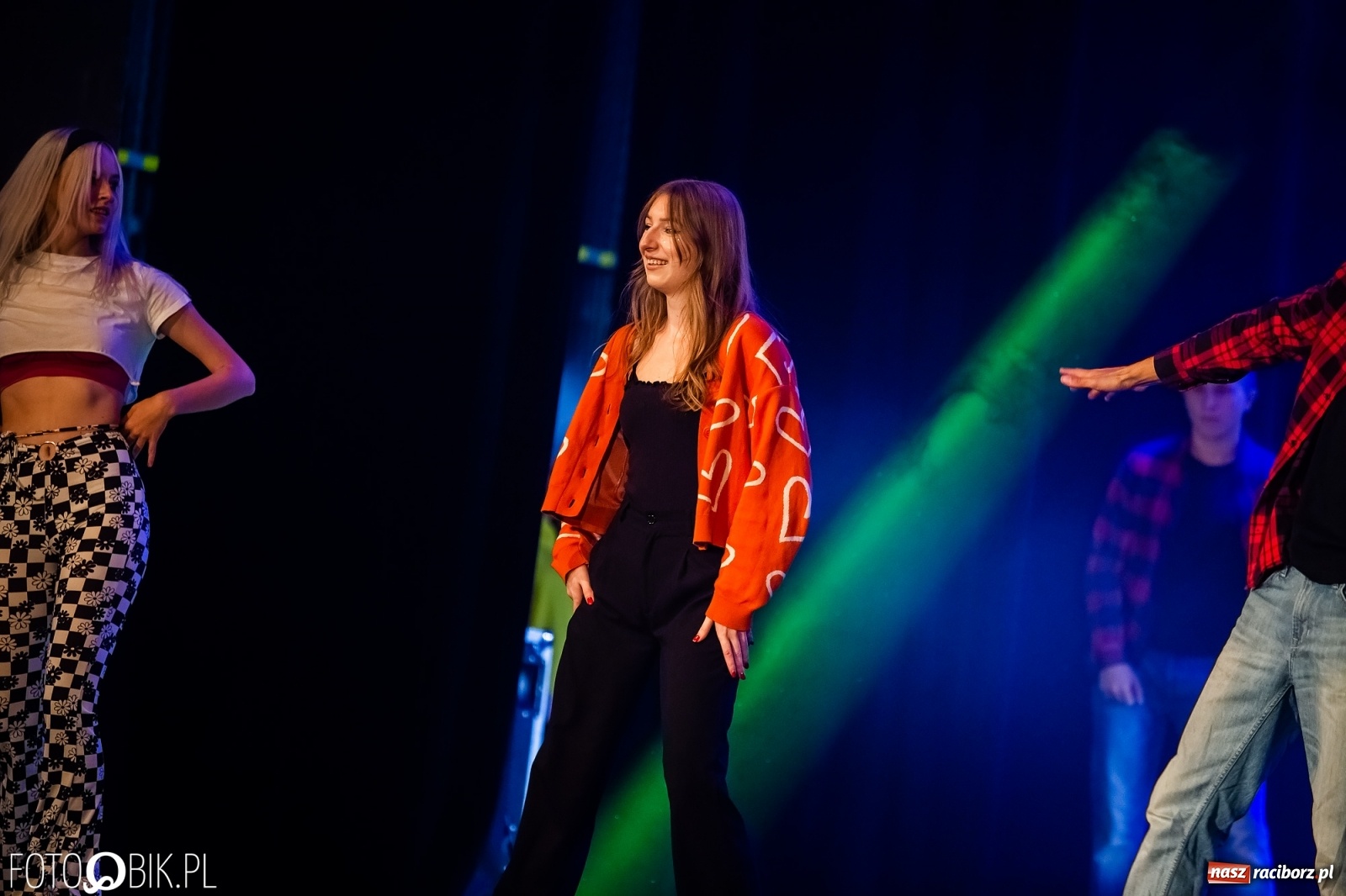 Zdjęcie w galerii na portalu naszraciborz.pl: Jubileuszowa gala zespołu tanecznego Skaza w Raciborskim Centrum Kultury wiadomości z regionu