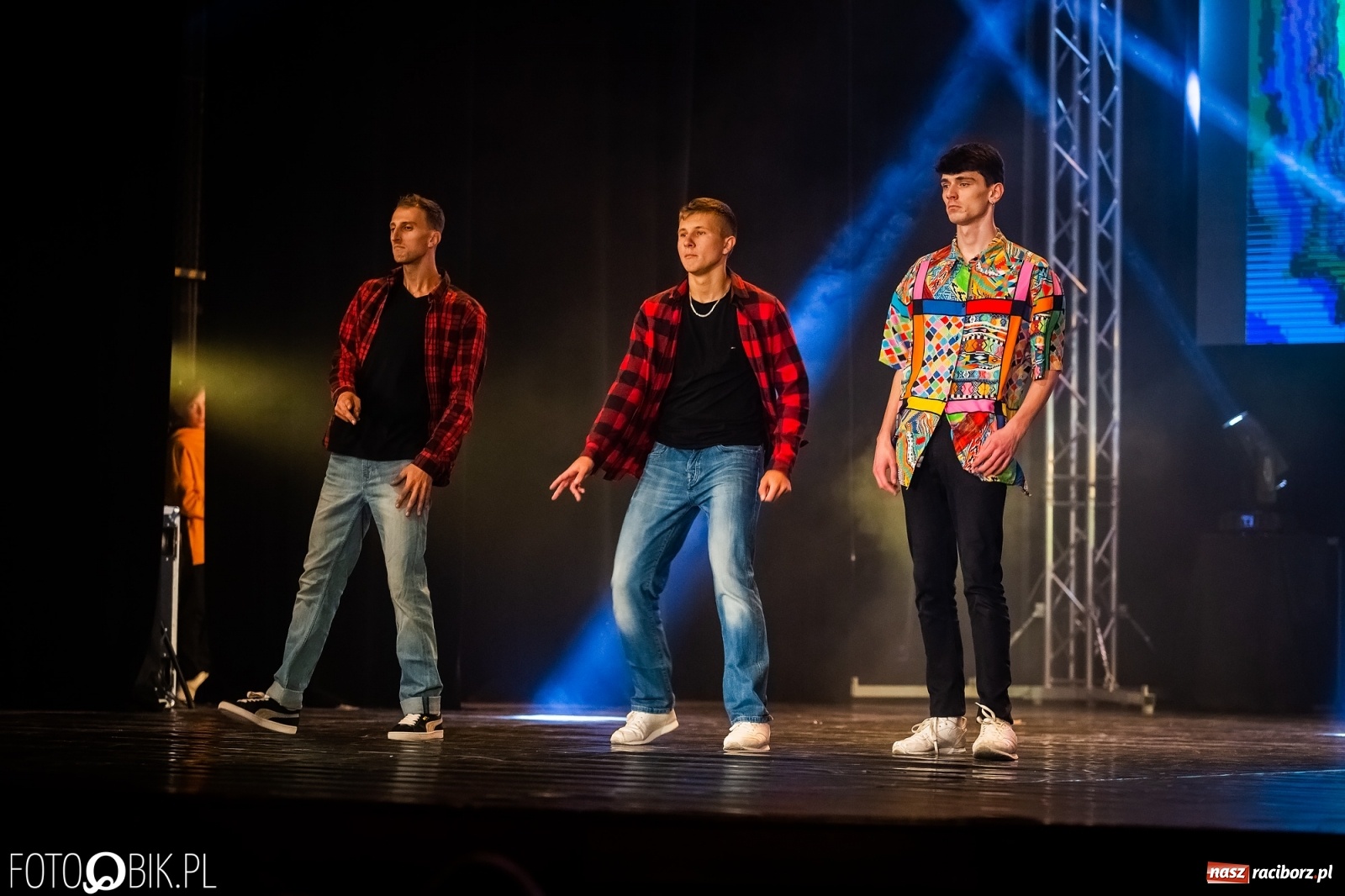 Zdjęcie w galerii na portalu naszraciborz.pl: Jubileuszowa gala zespołu tanecznego Skaza w Raciborskim Centrum Kultury wiadomości z regionu