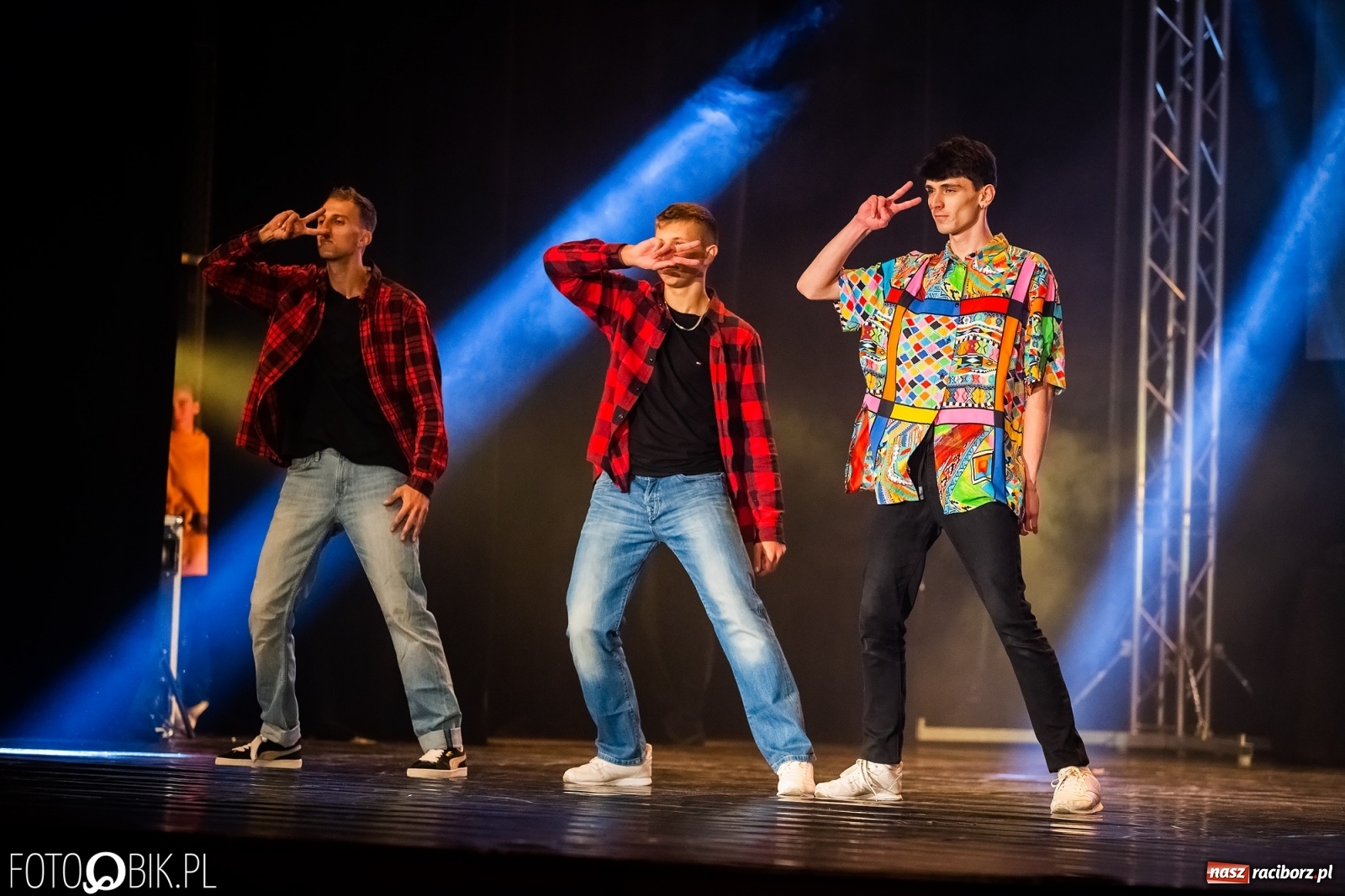 Zdjęcie w galerii na portalu naszraciborz.pl: Jubileuszowa gala zespołu tanecznego Skaza w Raciborskim Centrum Kultury wiadomości z regionu