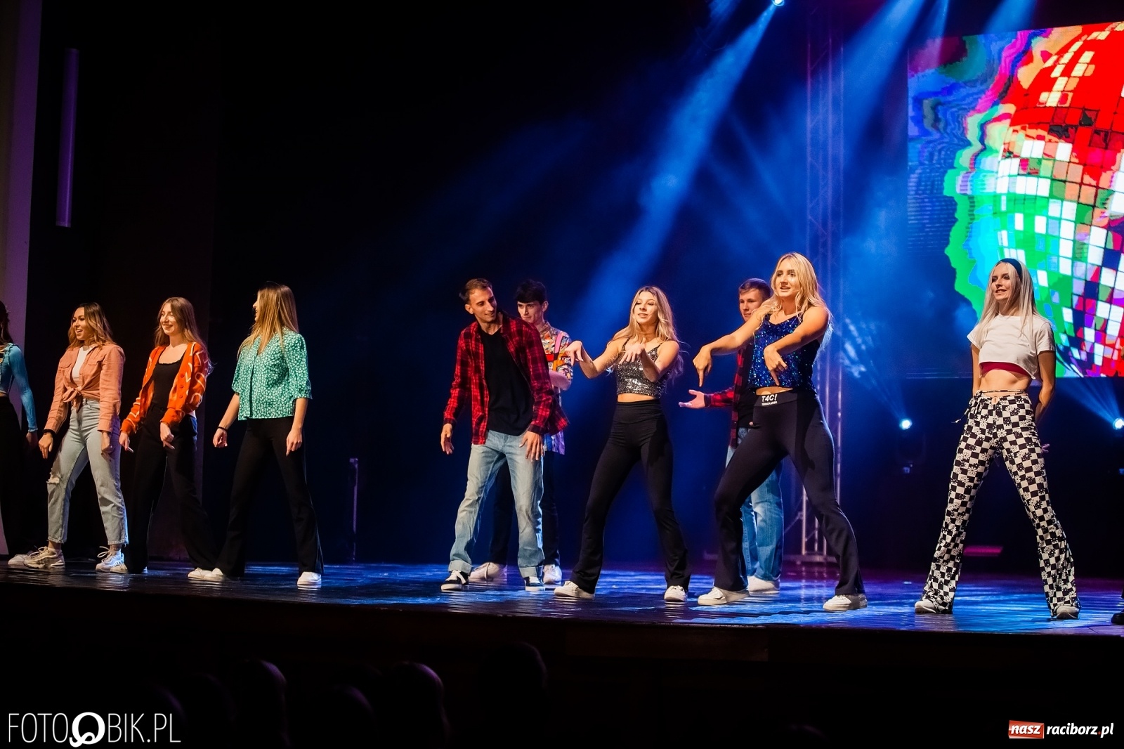 Zdjęcie w galerii na portalu naszraciborz.pl: Jubileuszowa gala zespołu tanecznego Skaza w Raciborskim Centrum Kultury wiadomości z regionu