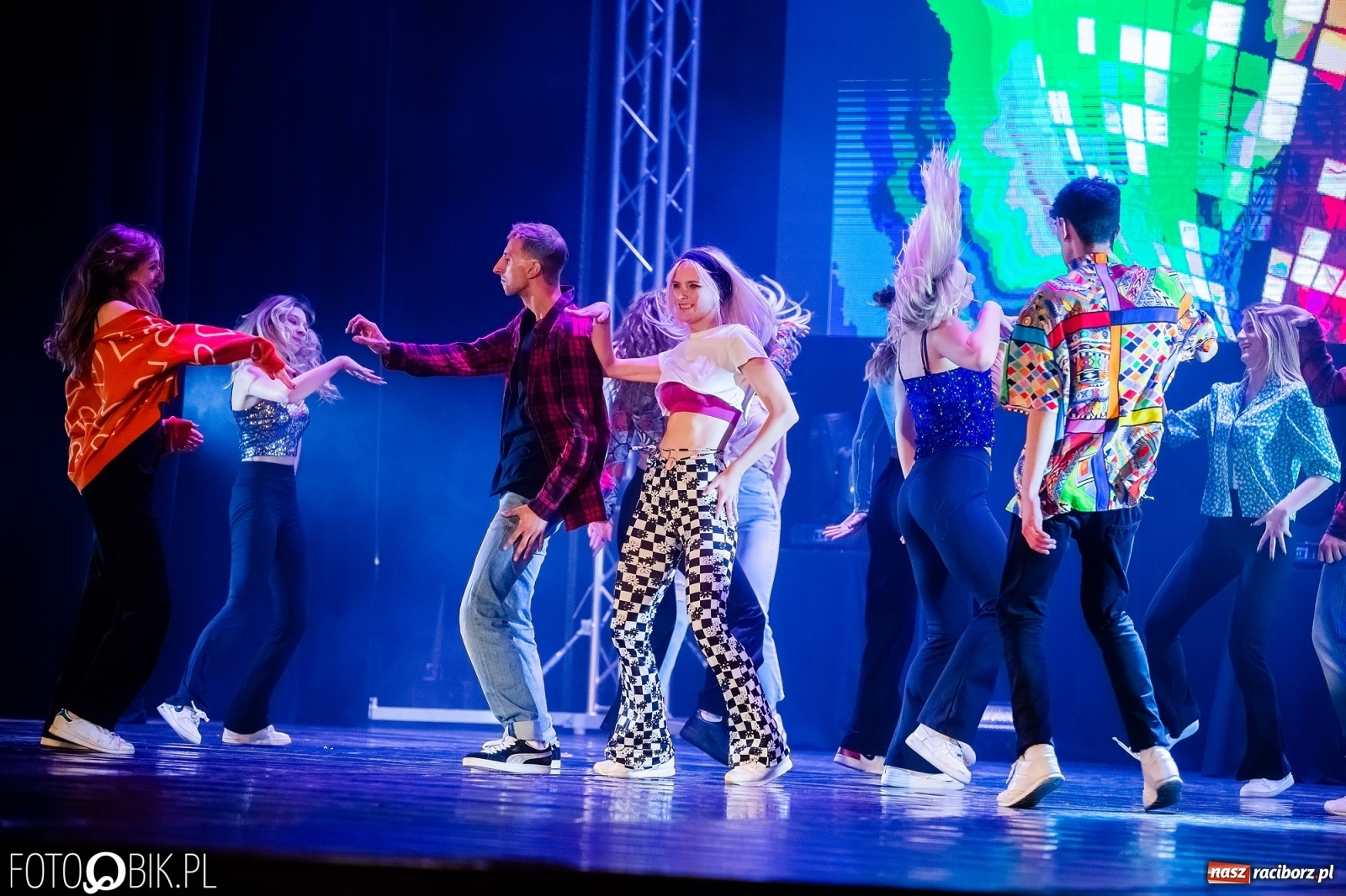 Zdjęcie w galerii na portalu naszraciborz.pl: Jubileuszowa gala zespołu tanecznego Skaza w Raciborskim Centrum Kultury wiadomości z regionu