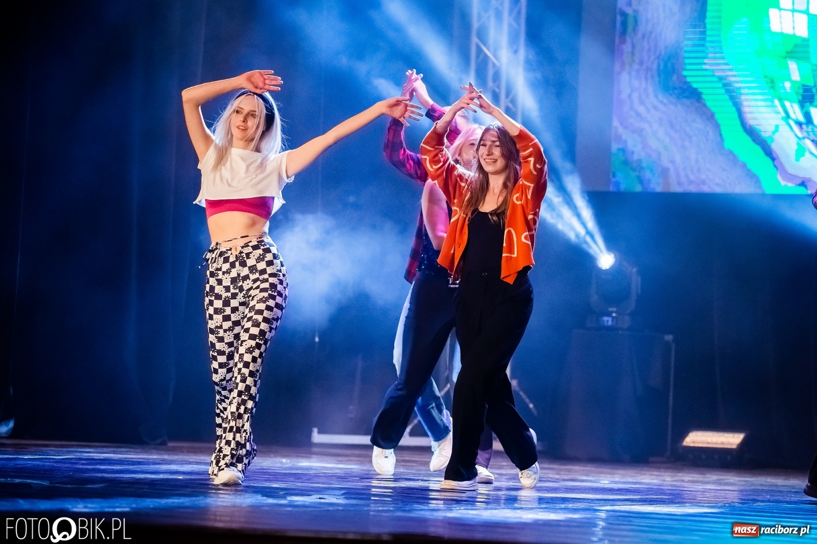 Zdjęcie w galerii na portalu naszraciborz.pl: Jubileuszowa gala zespołu tanecznego Skaza w Raciborskim Centrum Kultury wiadomości z regionu