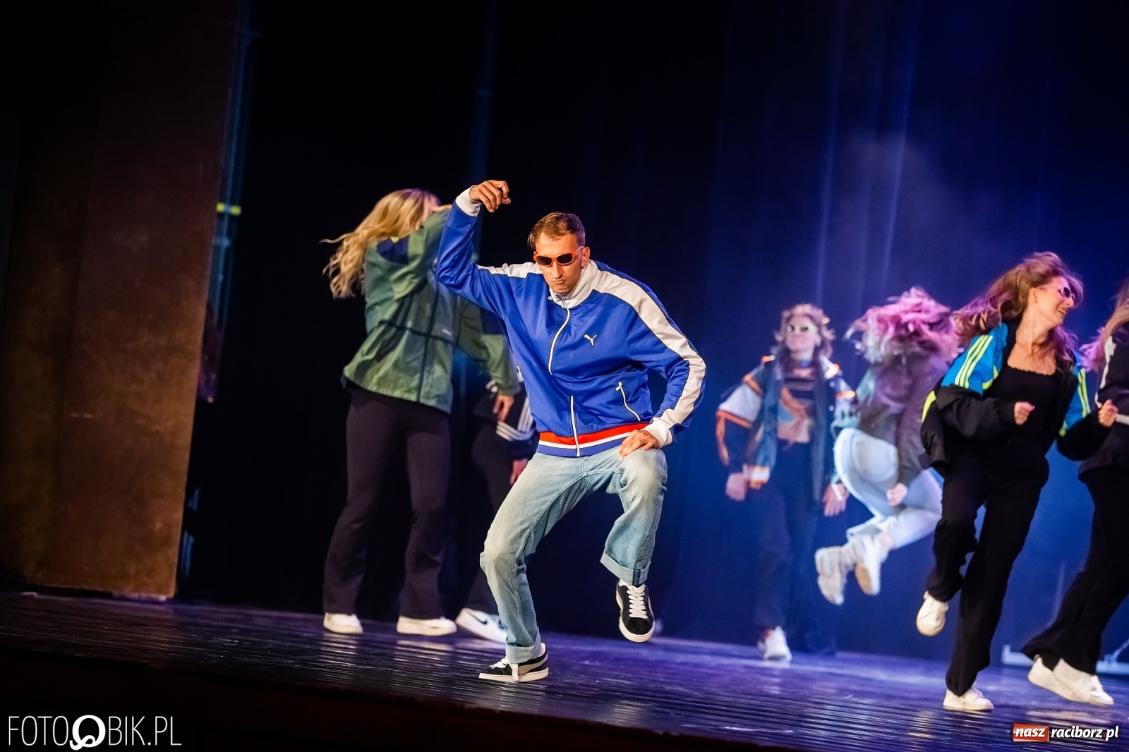 Zdjęcie w galerii na portalu naszraciborz.pl: Jubileuszowa gala zespołu tanecznego Skaza w Raciborskim Centrum Kultury wiadomości z regionu