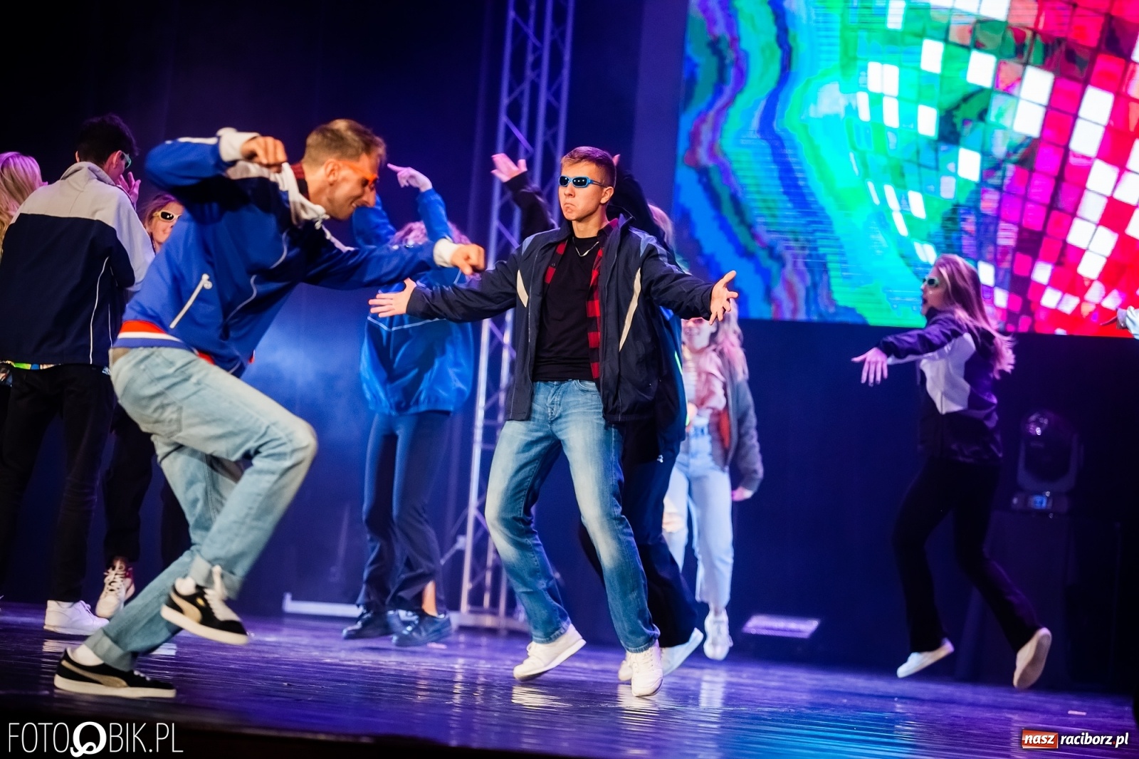 Zdjęcie w galerii na portalu naszraciborz.pl: Jubileuszowa gala zespołu tanecznego Skaza w Raciborskim Centrum Kultury wiadomości z regionu