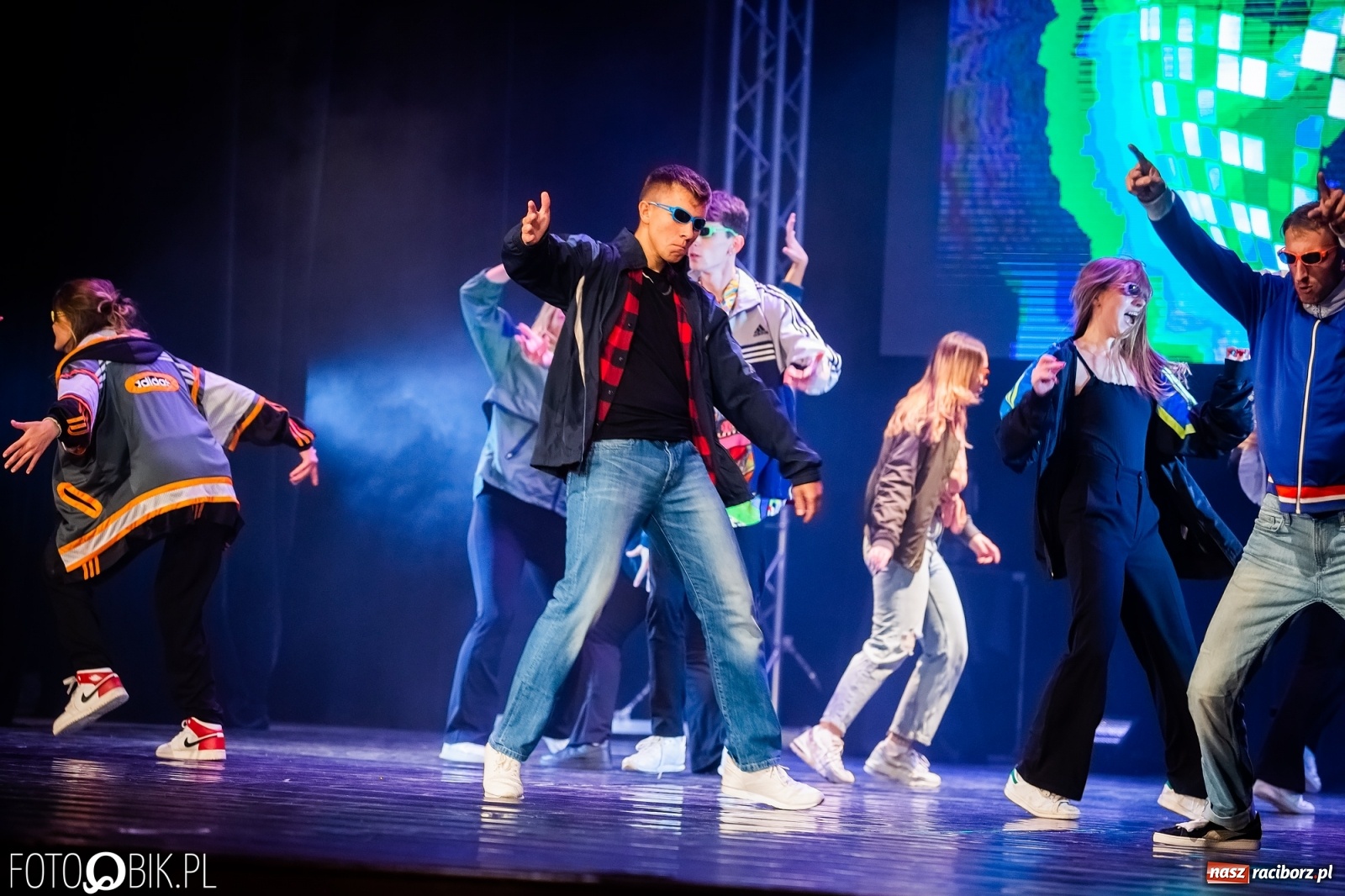 Zdjęcie w galerii na portalu naszraciborz.pl: Jubileuszowa gala zespołu tanecznego Skaza w Raciborskim Centrum Kultury wiadomości z regionu