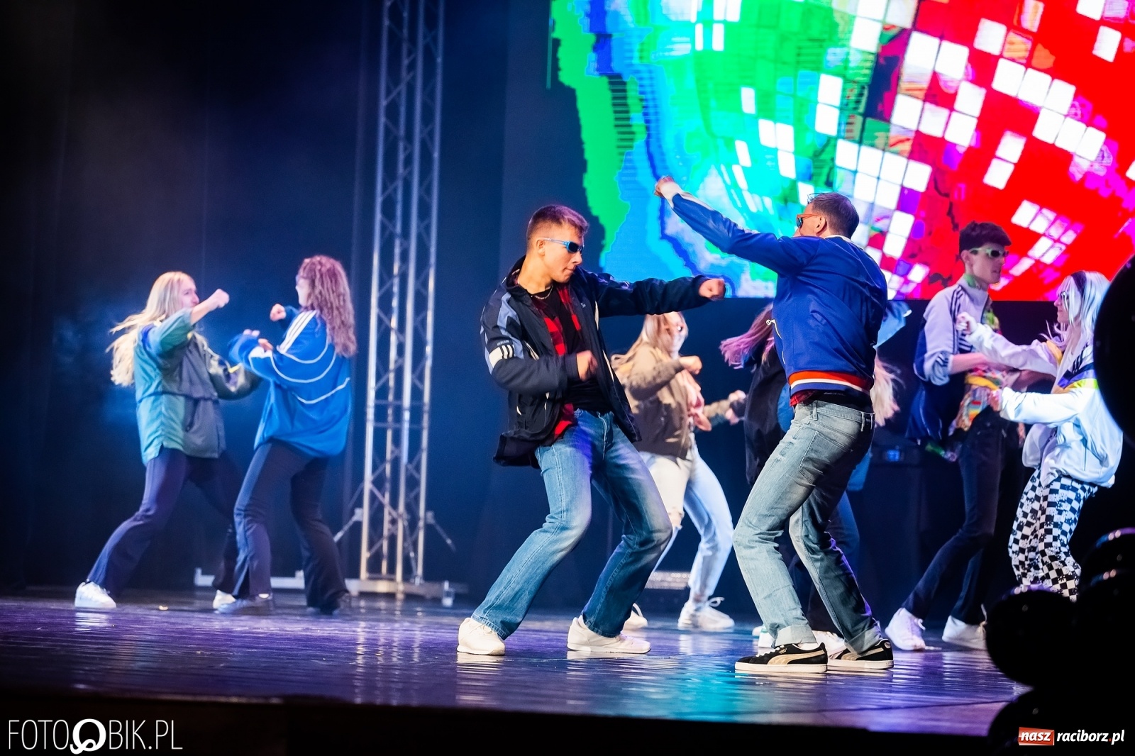 Zdjęcie w galerii na portalu naszraciborz.pl: Jubileuszowa gala zespołu tanecznego Skaza w Raciborskim Centrum Kultury wiadomości z regionu