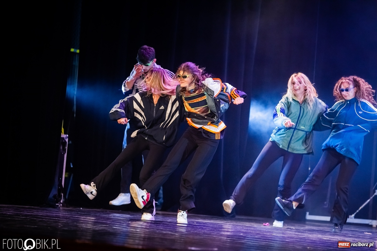 Zdjęcie w galerii na portalu naszraciborz.pl: Jubileuszowa gala zespołu tanecznego Skaza w Raciborskim Centrum Kultury wiadomości z regionu