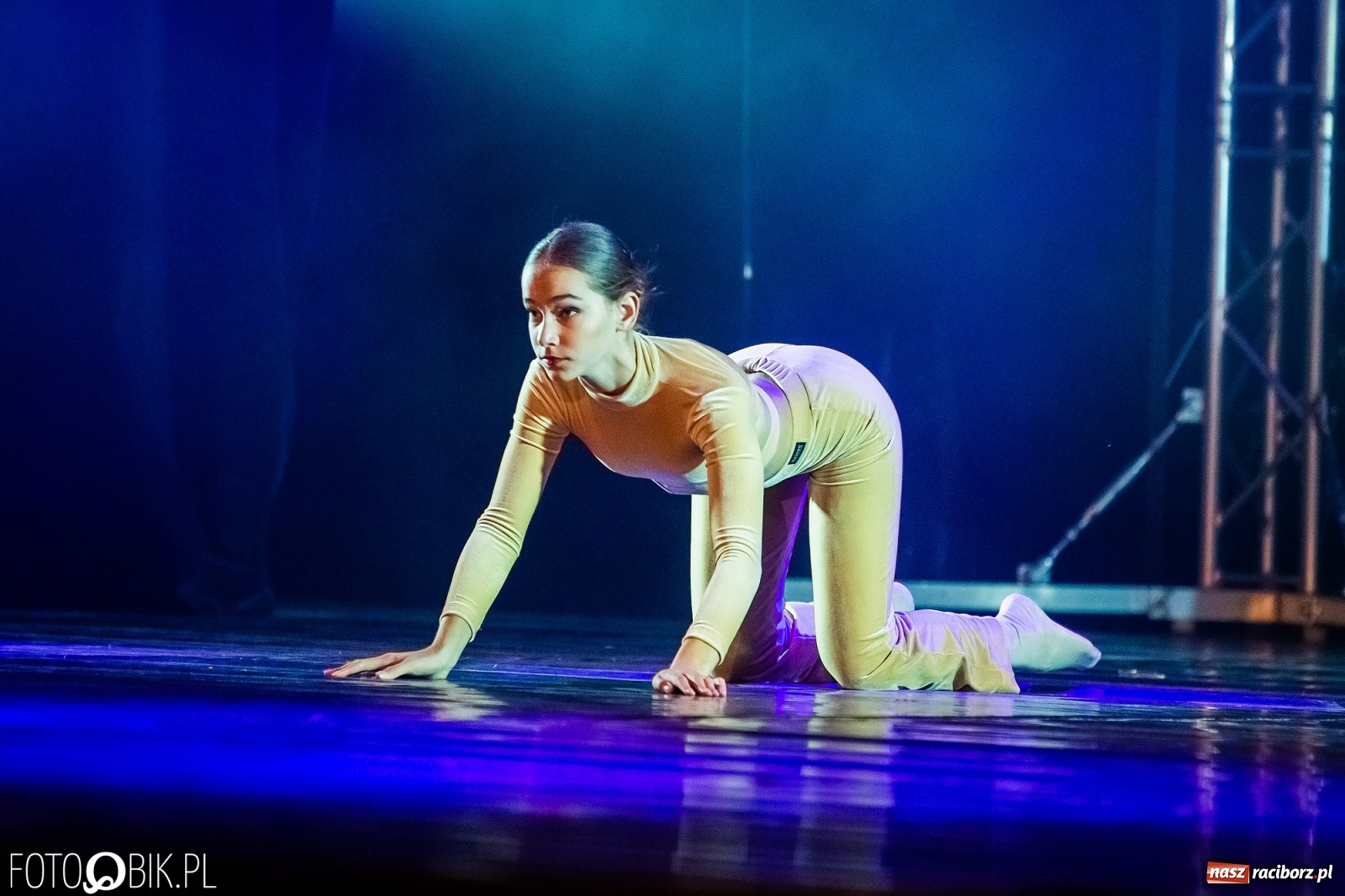 Zdjęcie w galerii na portalu naszraciborz.pl: Jubileuszowa gala zespołu tanecznego Skaza w Raciborskim Centrum Kultury wiadomości z regionu