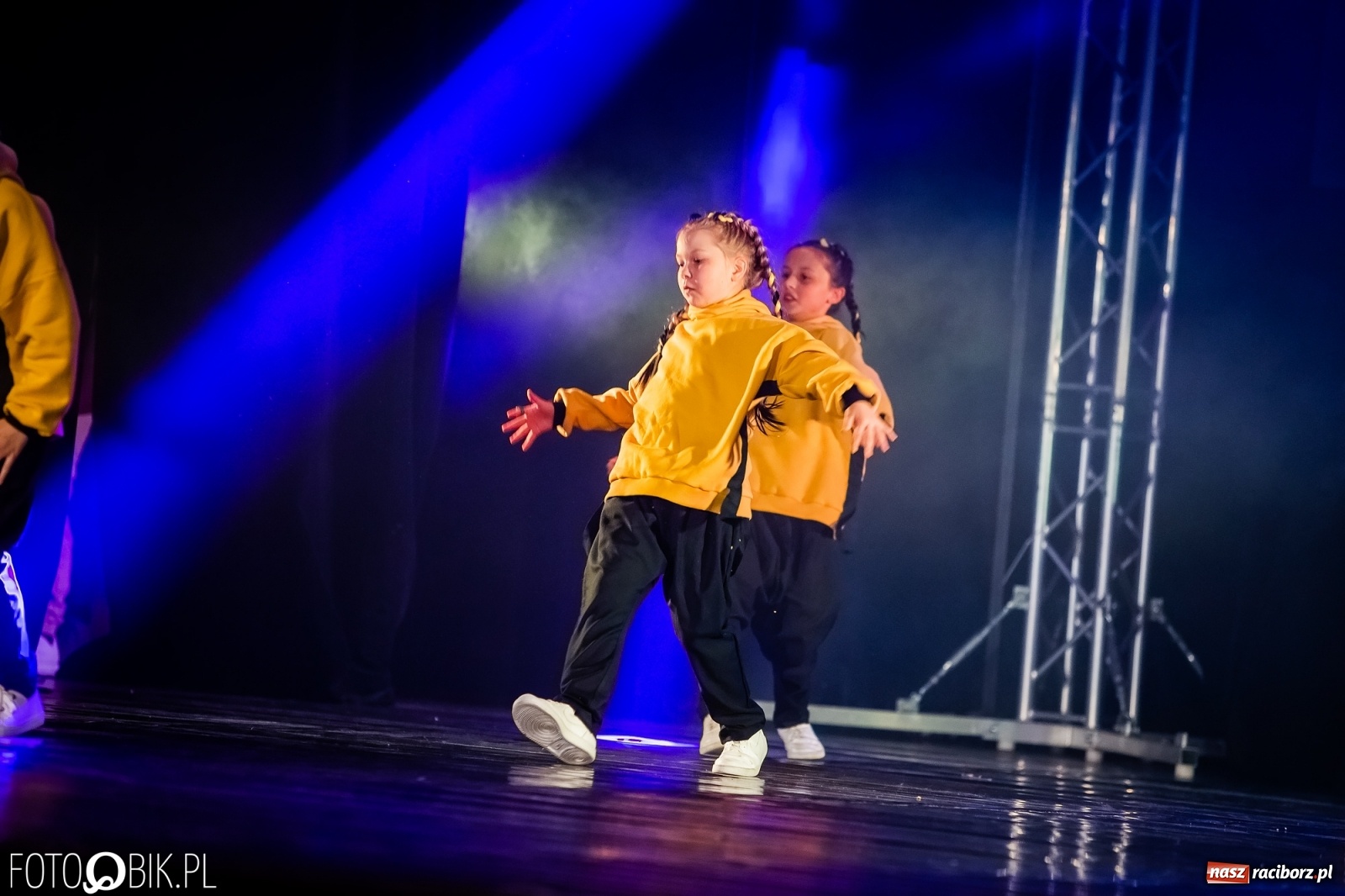 Zdjęcie w galerii na portalu naszraciborz.pl: Jubileuszowa gala zespołu tanecznego Skaza w Raciborskim Centrum Kultury wiadomości z regionu