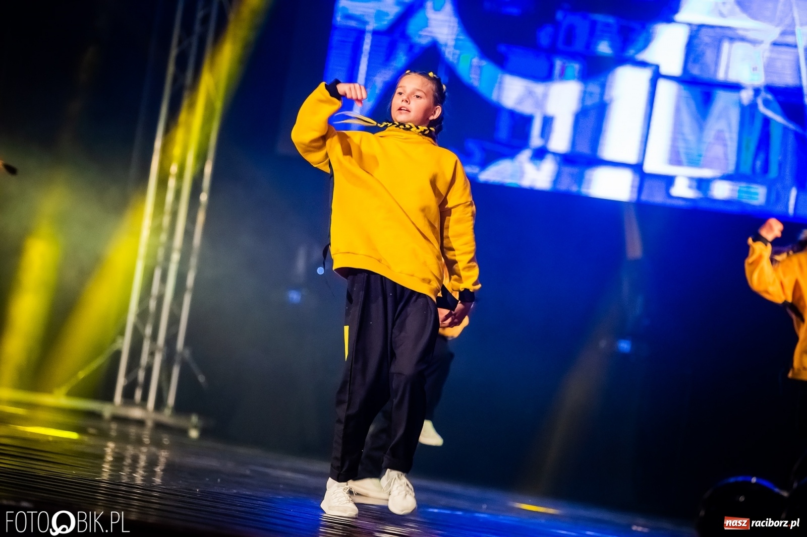 Zdjęcie w galerii na portalu naszraciborz.pl: Jubileuszowa gala zespołu tanecznego Skaza w Raciborskim Centrum Kultury wiadomości z regionu