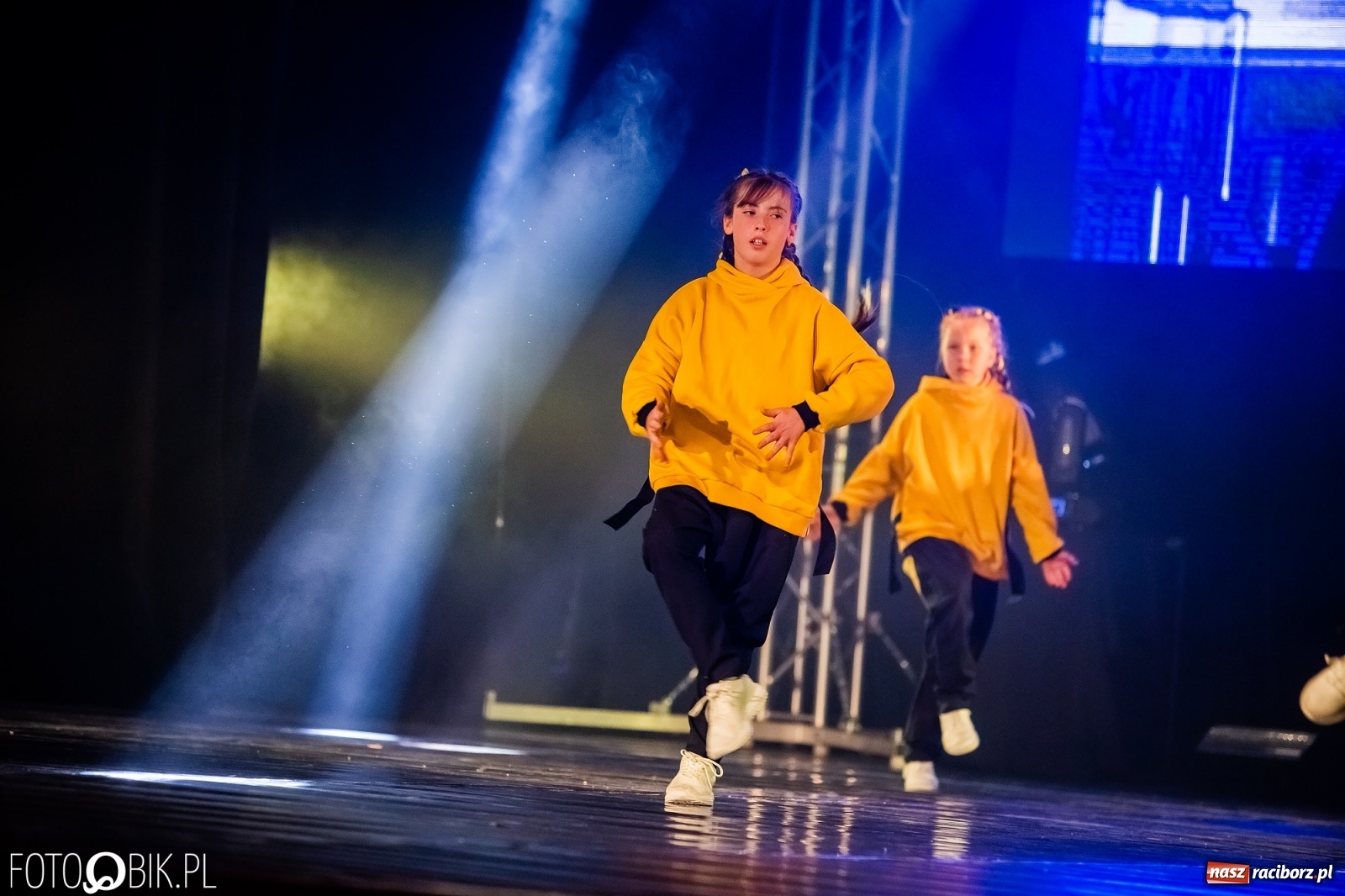 Zdjęcie w galerii na portalu naszraciborz.pl: Jubileuszowa gala zespołu tanecznego Skaza w Raciborskim Centrum Kultury wiadomości z regionu