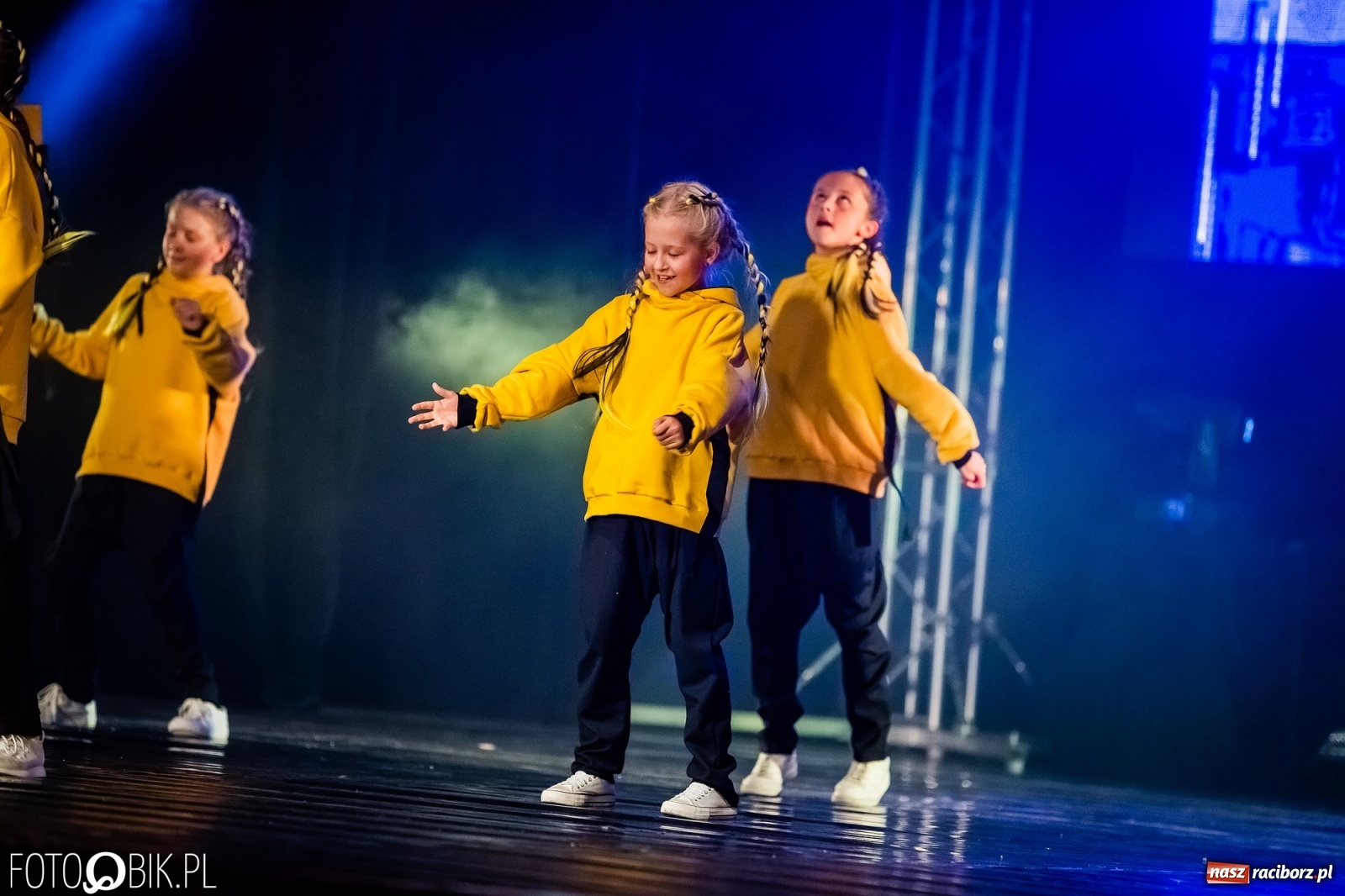 Zdjęcie w galerii na portalu naszraciborz.pl: Jubileuszowa gala zespołu tanecznego Skaza w Raciborskim Centrum Kultury wiadomości z regionu