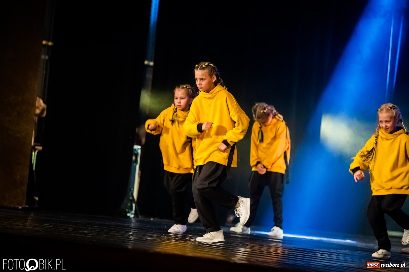 Zdjęcie w galerii na portalu naszraciborz.pl: Jubileuszowa gala zespołu tanecznego Skaza w Raciborskim Centrum Kultury wiadomości z regionu